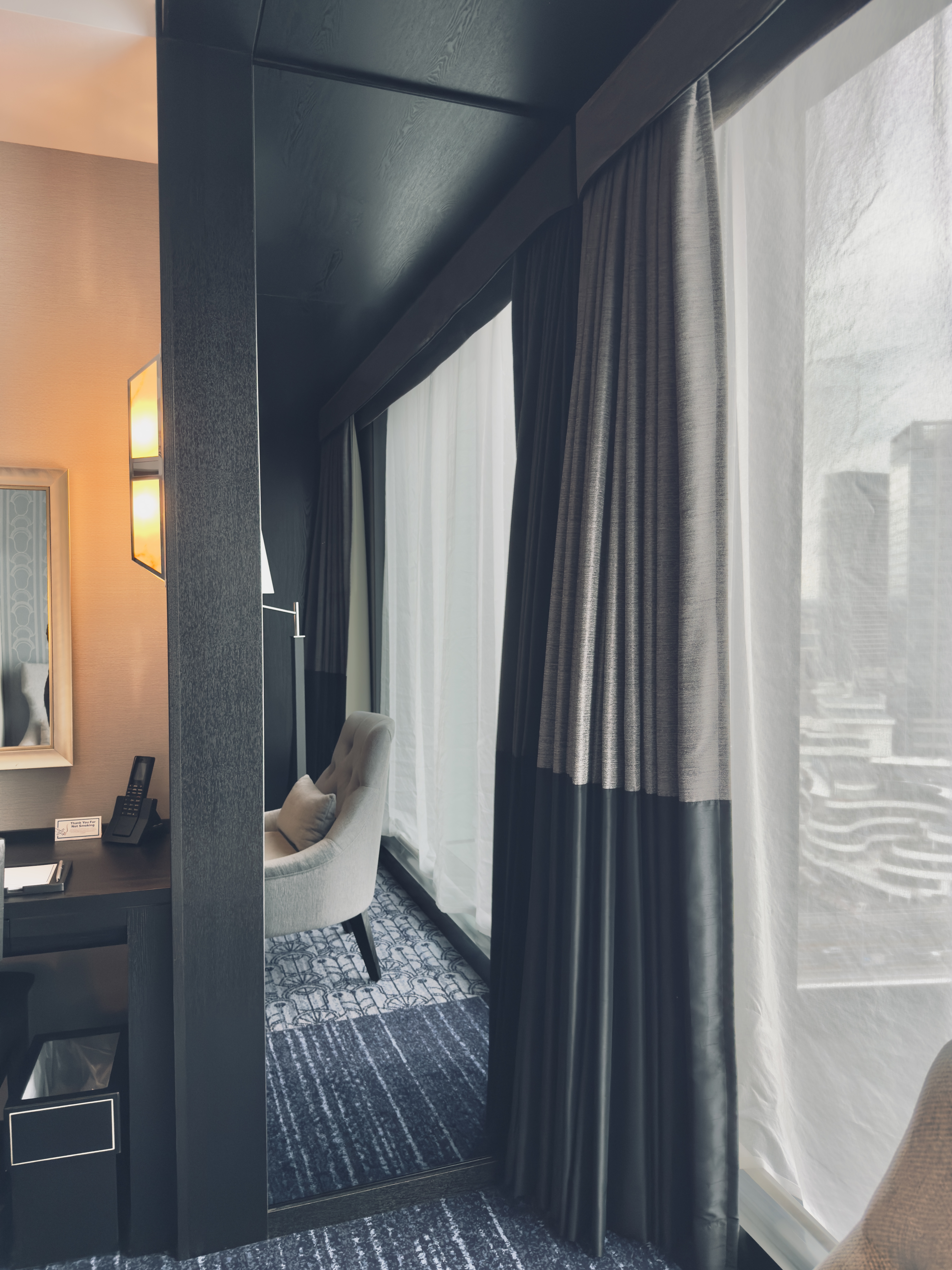 Hilton Yokohama mirror