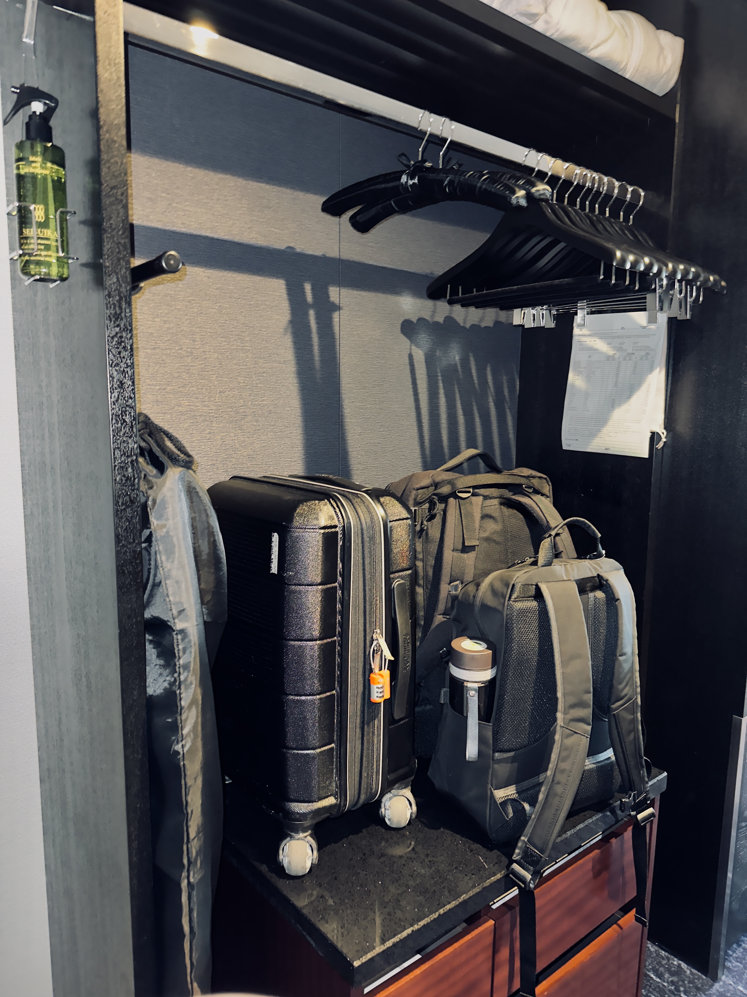 Hilton Yokohama room luggage