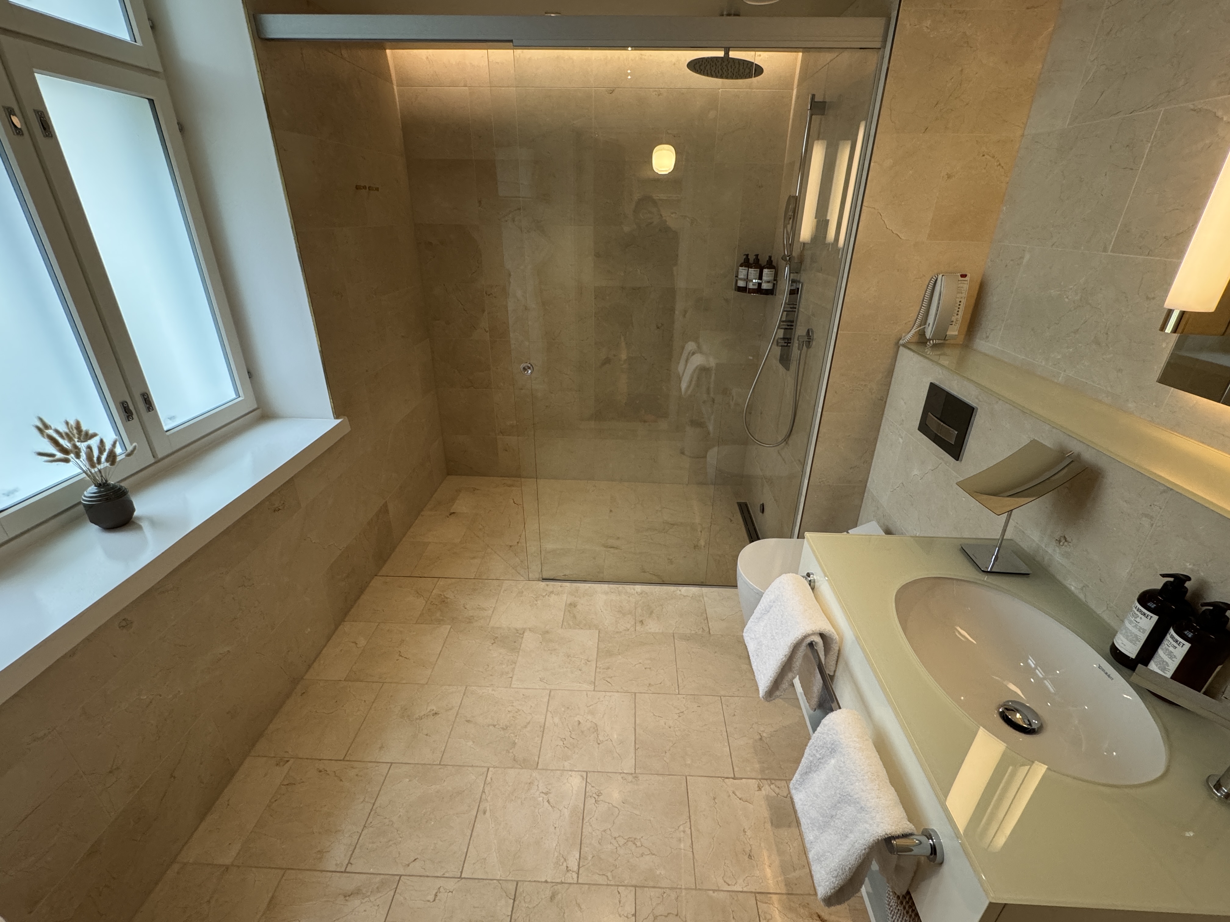 Hotel St George bathroom Hotel St George bathroom