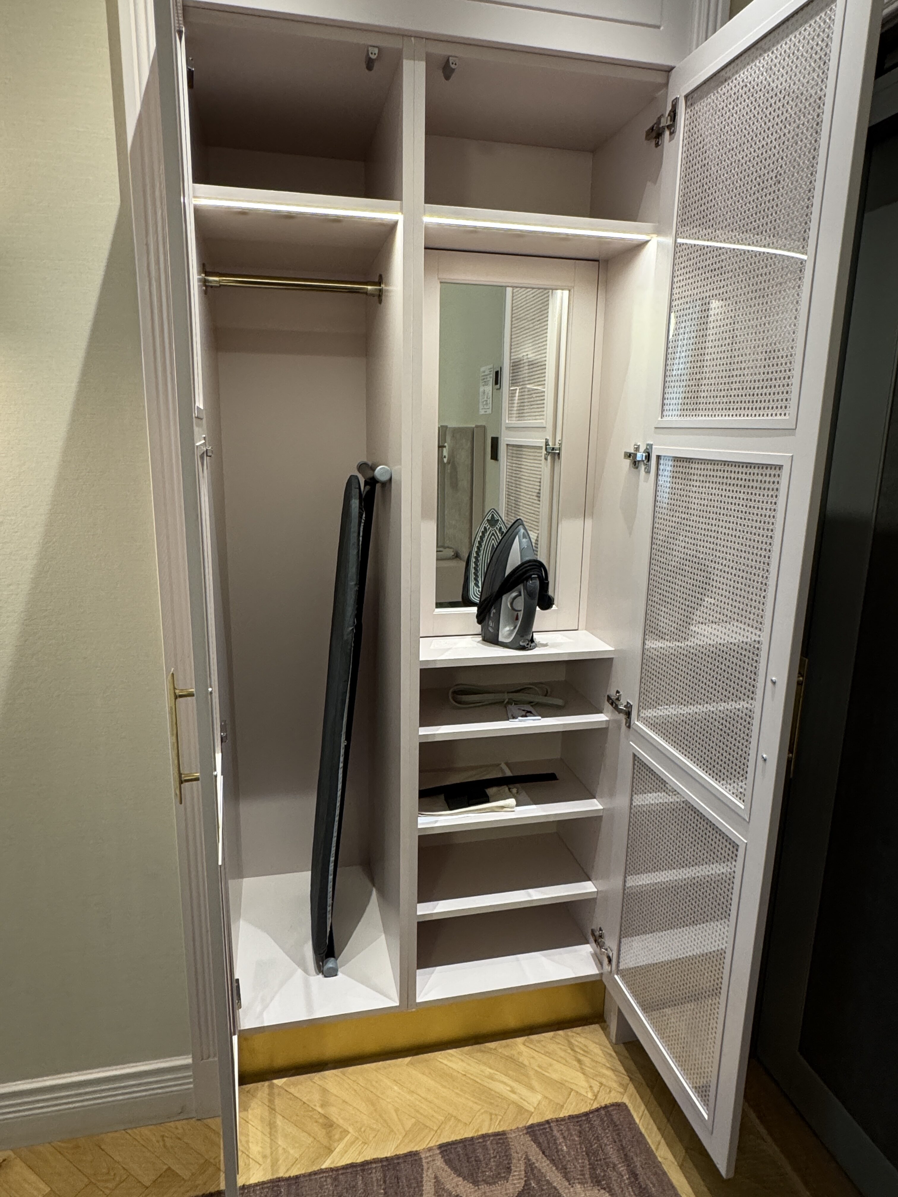 Hotel St George closet by door Hotel St George closet by door