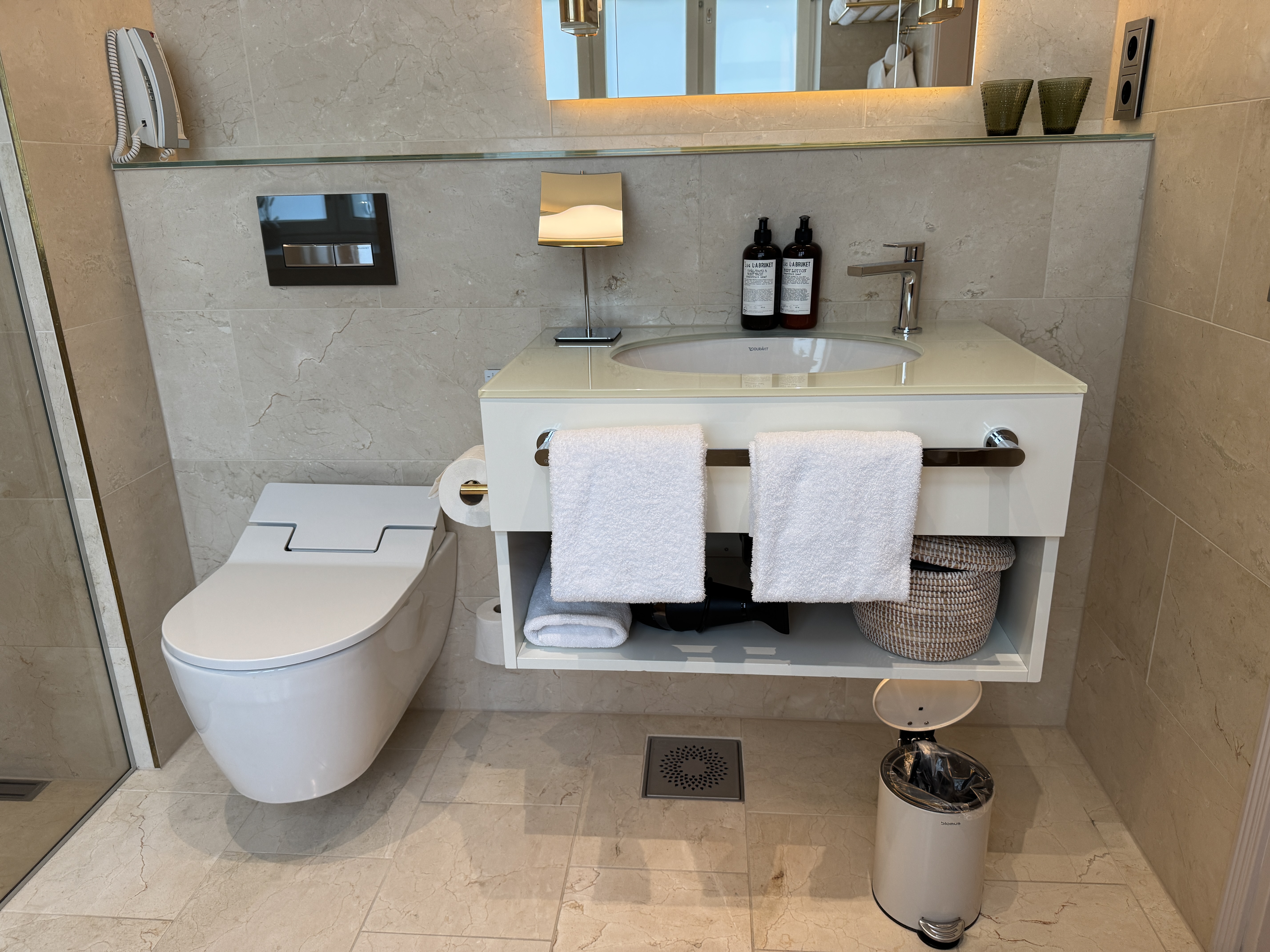 Hotel St George vanity Hotel St George vanity