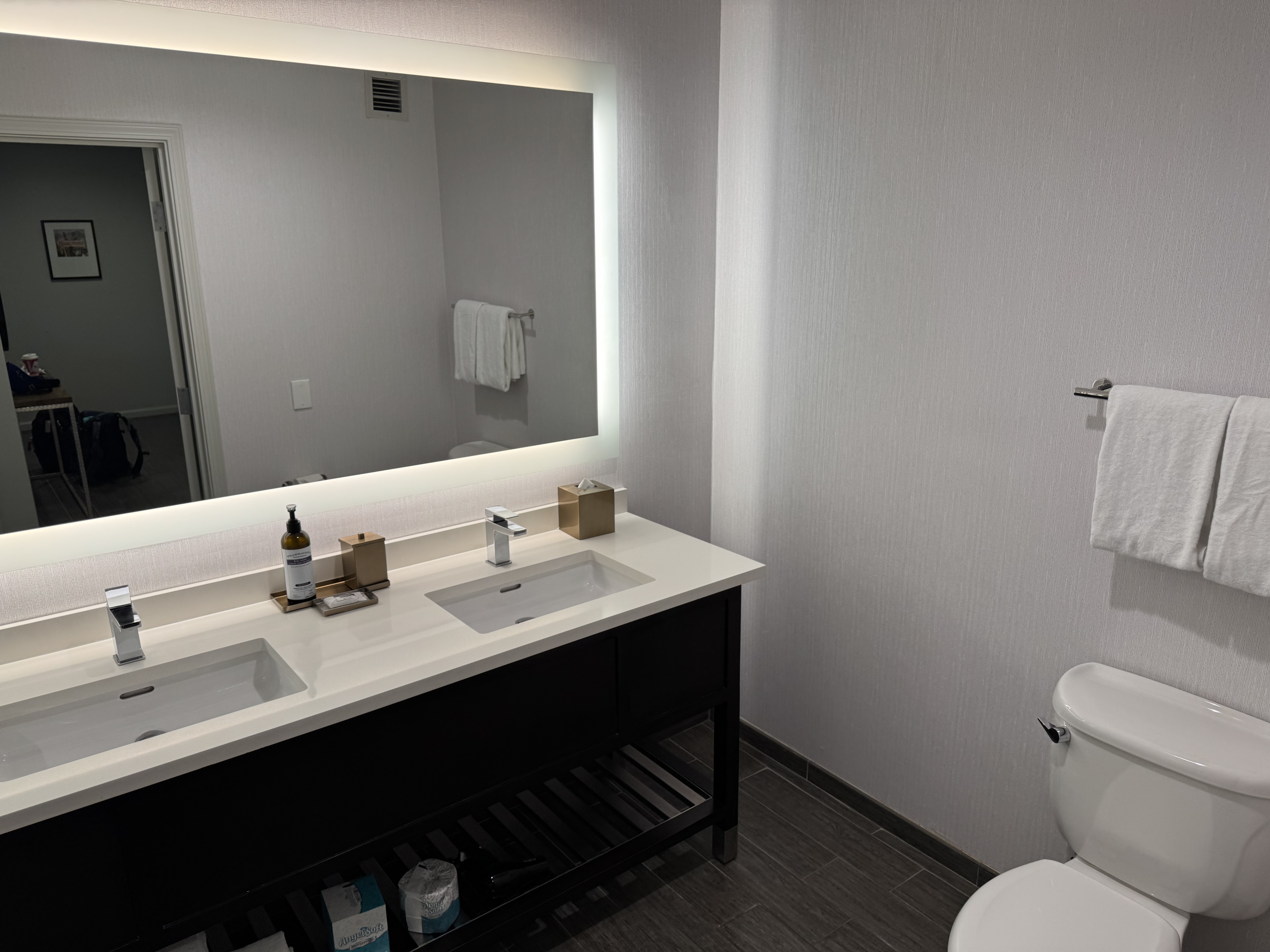 Hyatt Regency Sonoma Wine Country Sonoma Suite bathroom
