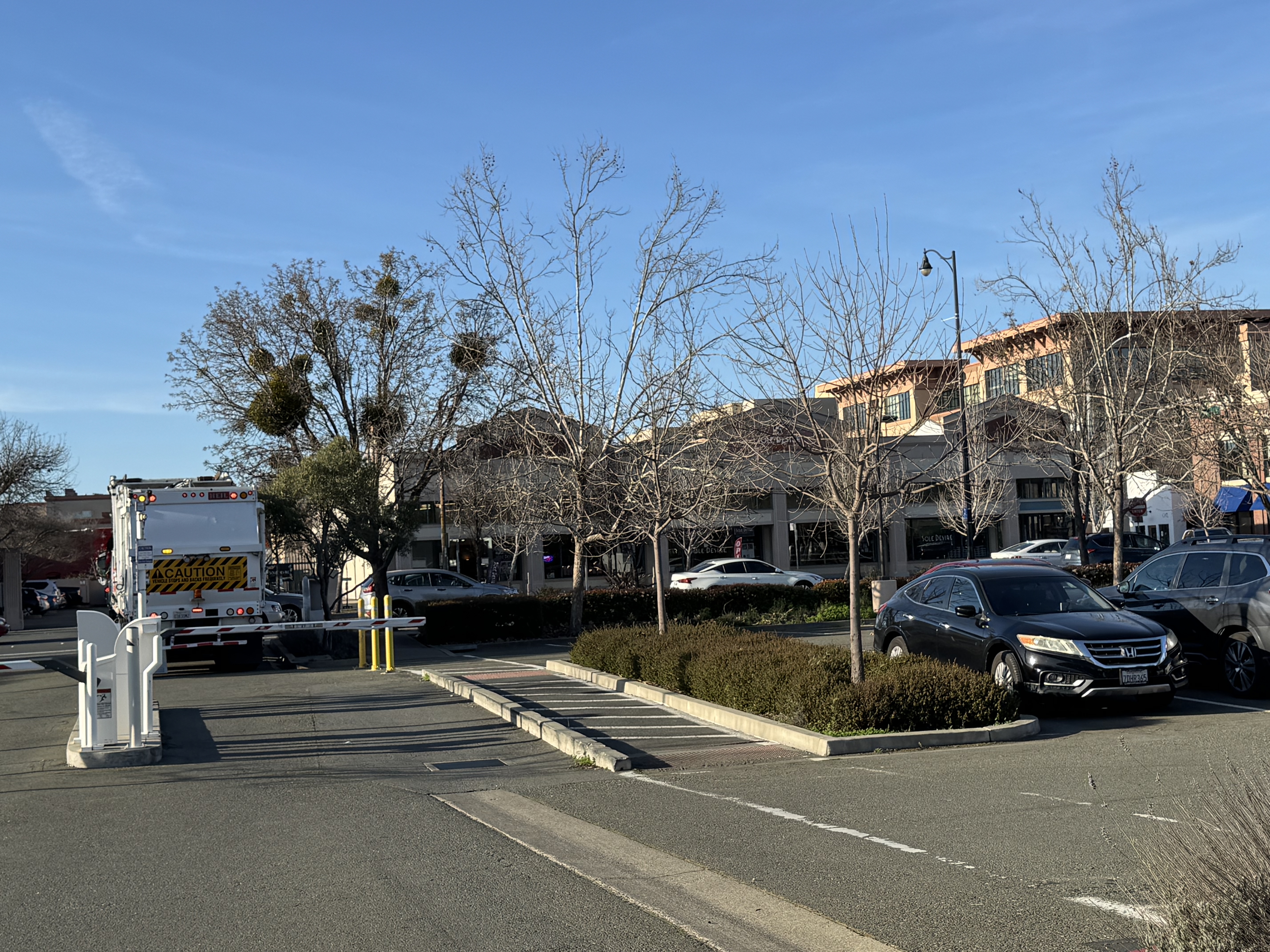 Hyatt Regency Sonoma Wine Country parking lot