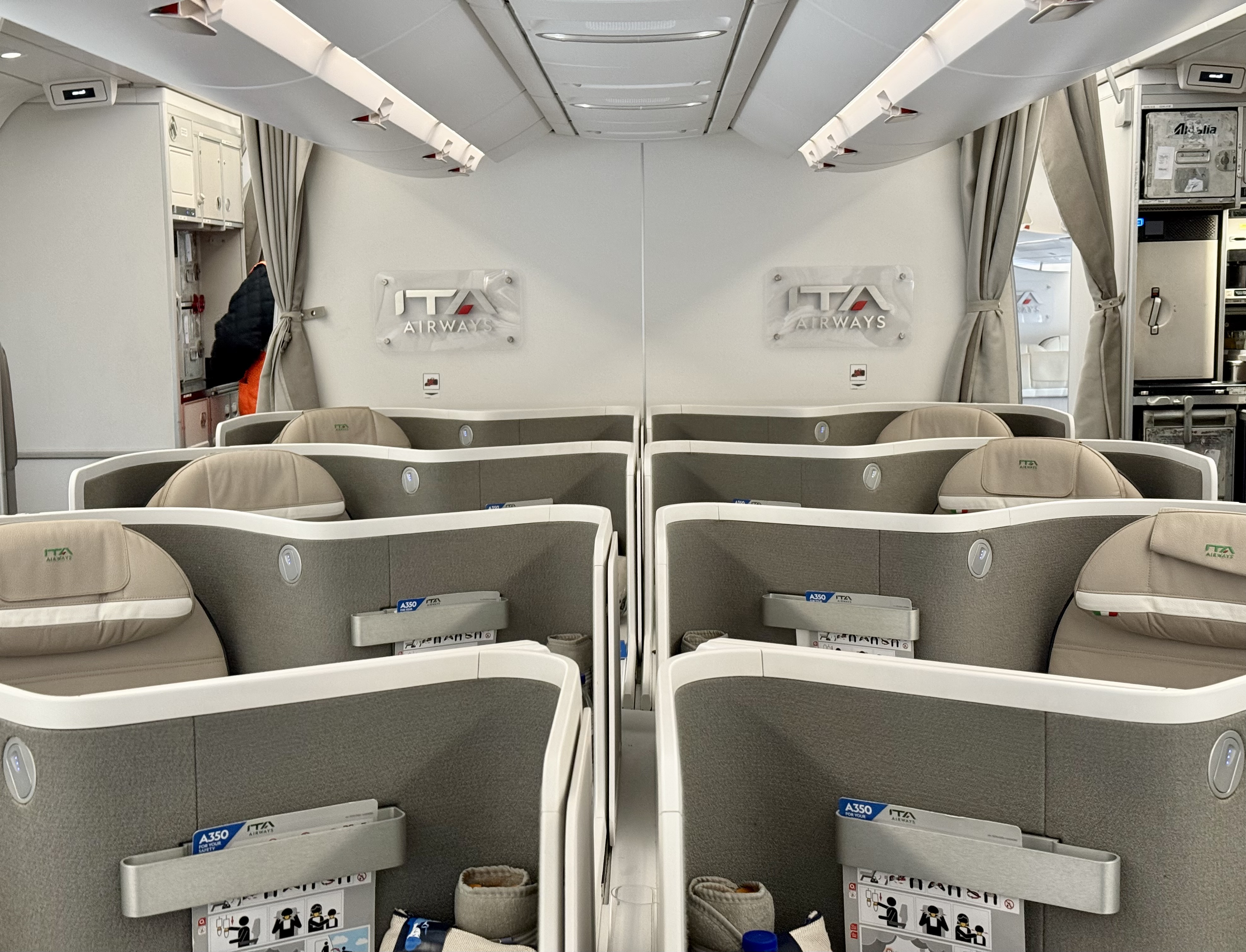 ITA Airways Airbus A350 business class cabin