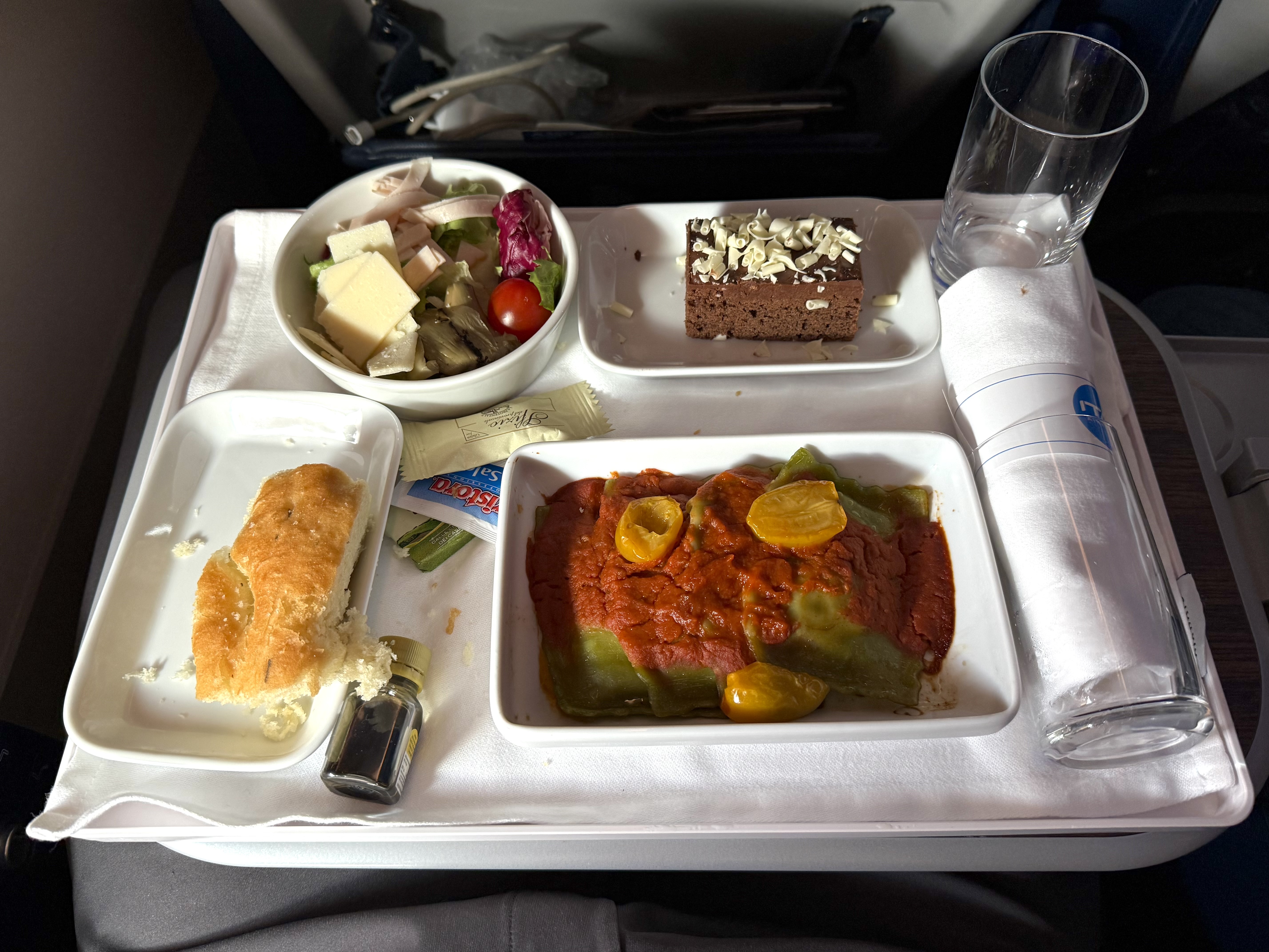ITA Airways Airbus A350 premium economy meal service ITA Airways Airbus A350 premium economy meal service