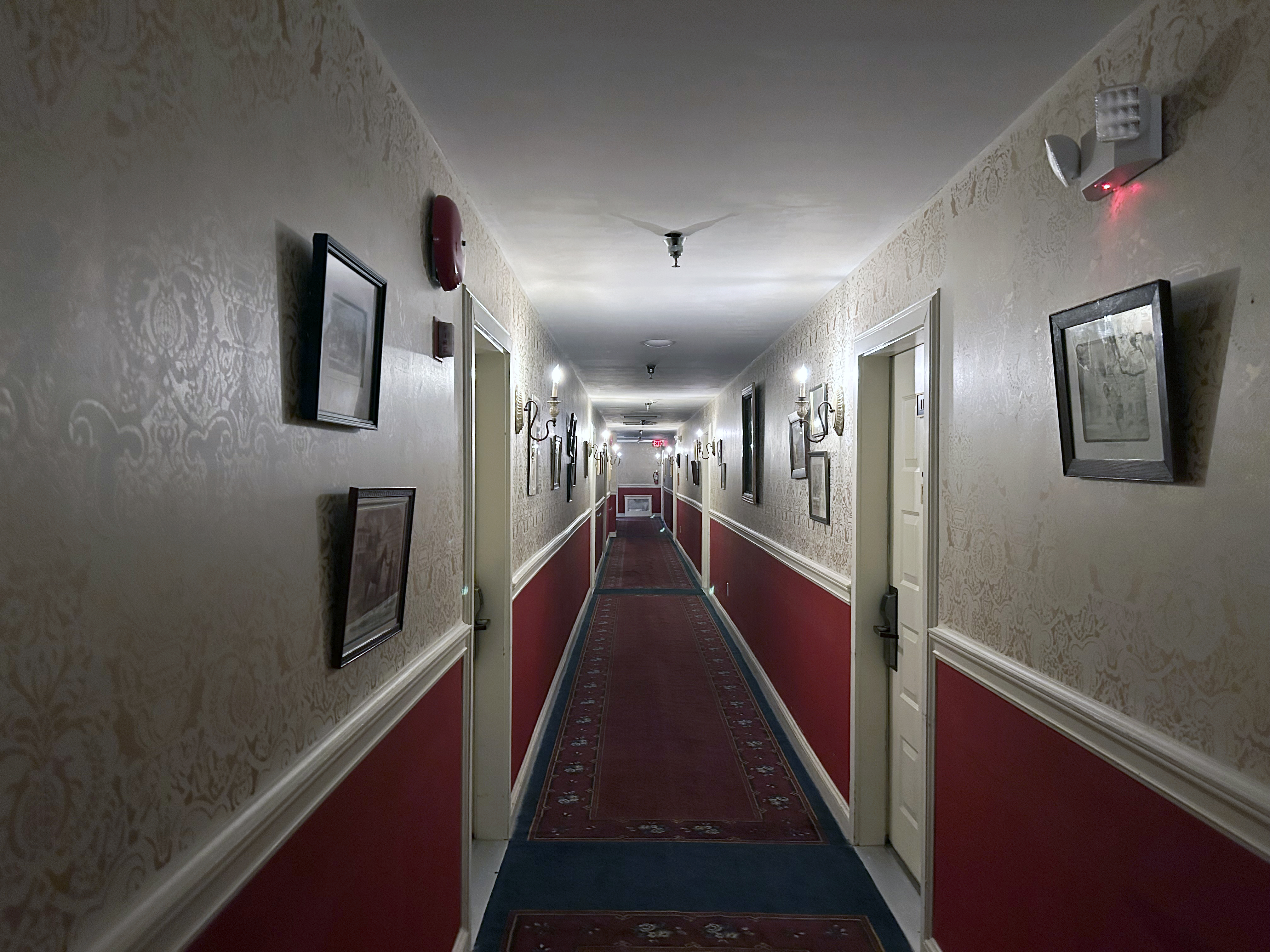 Inn at Saratoga hallway
