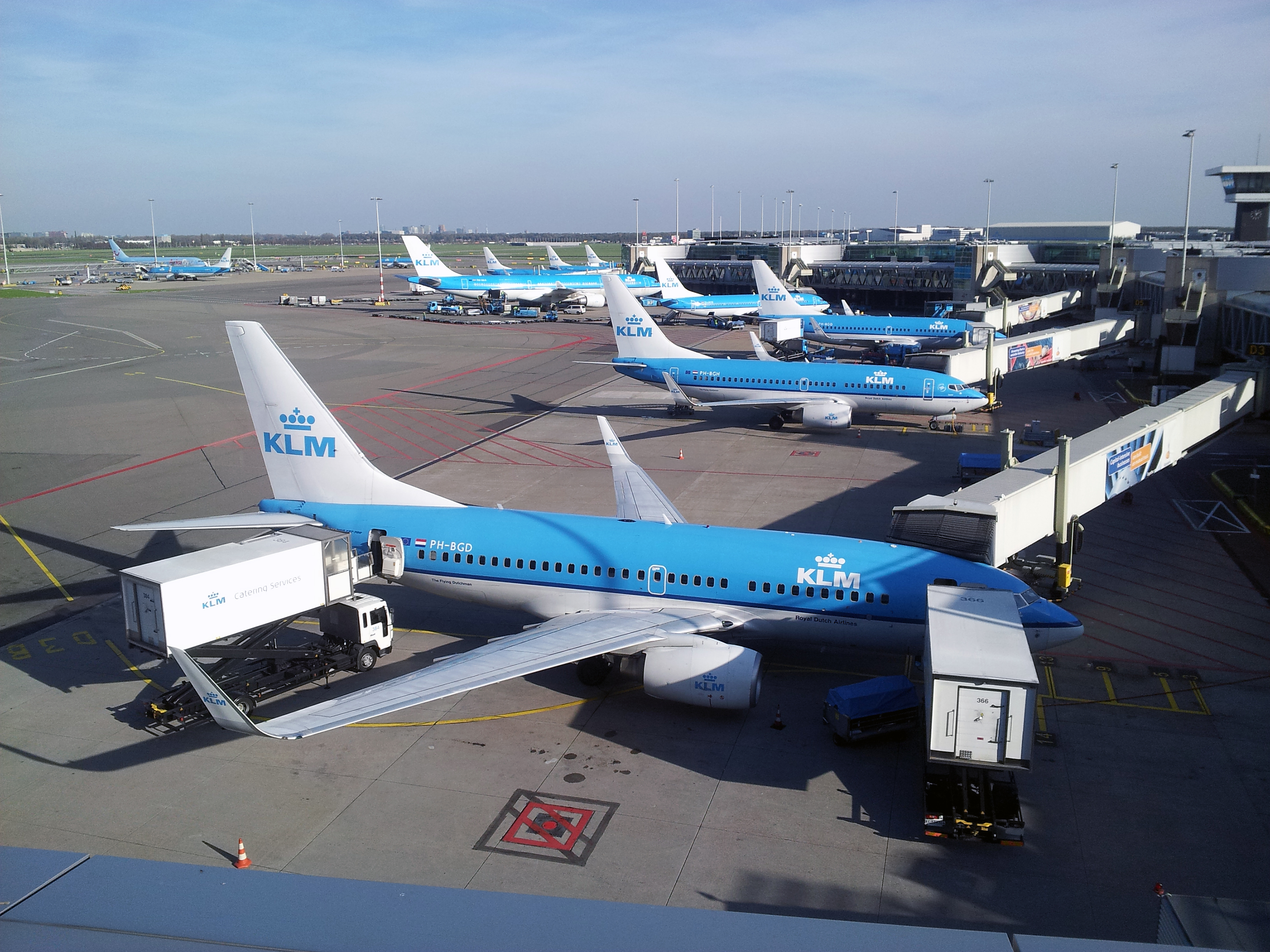 KLM 737s AMS KLM 737s AMS