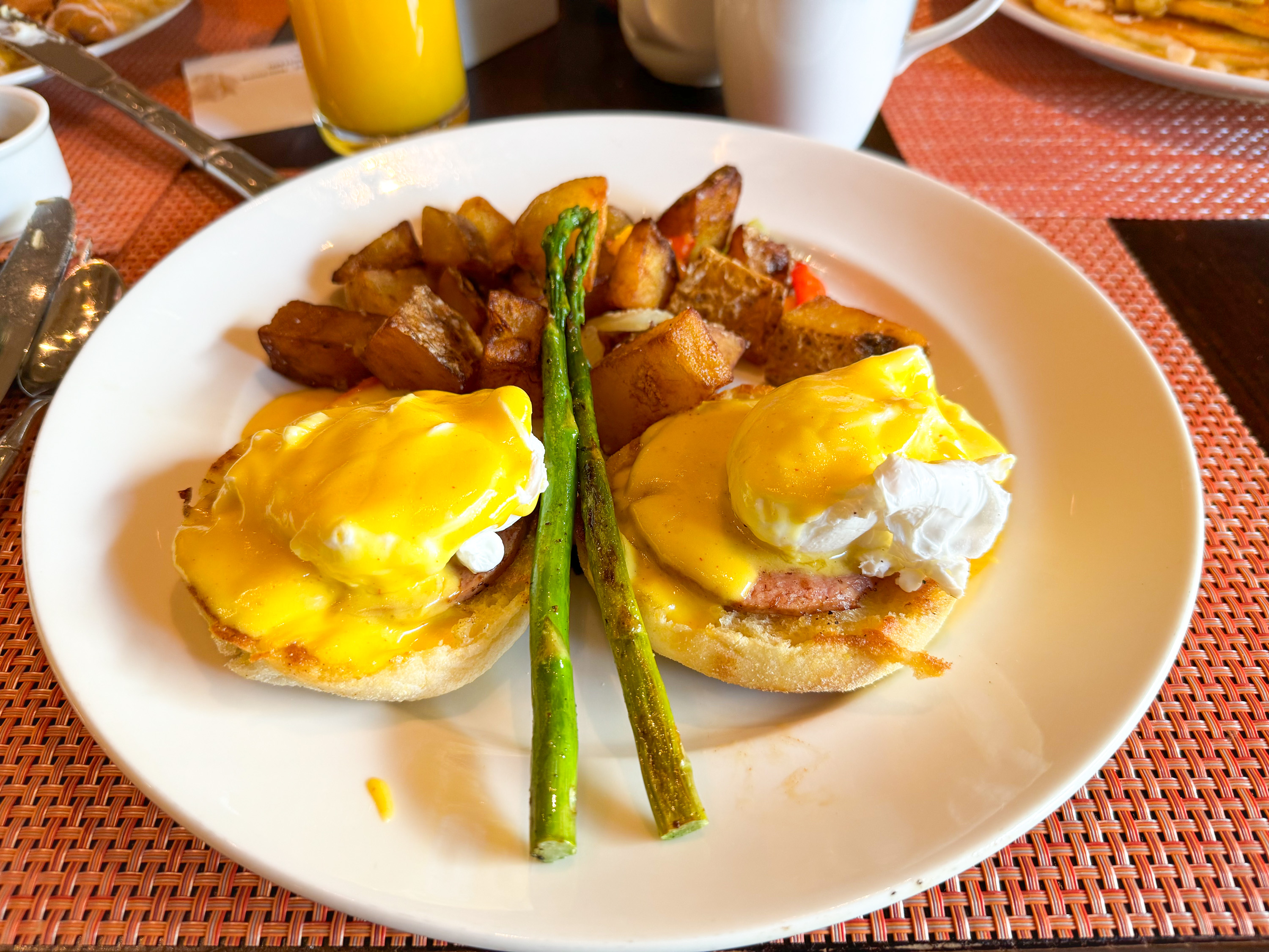 Loews Royal Pacific Breakfast Eggs Benedict 1 Loews Royal Pacific Breakfast Eggs Benedict 1