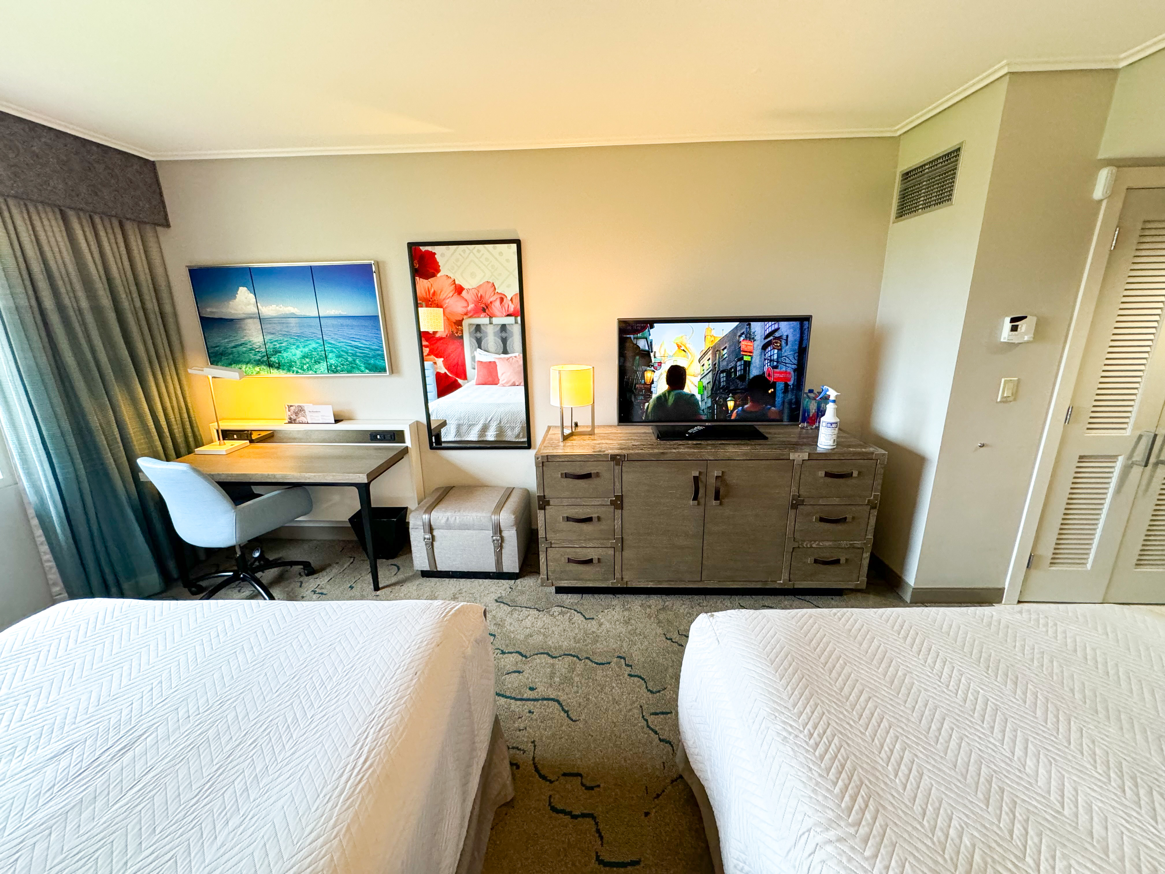 Loews Royal Pacific Hotel Universal Orlando room tv Loews Royal Pacific Hotel Universal Orlando room tv