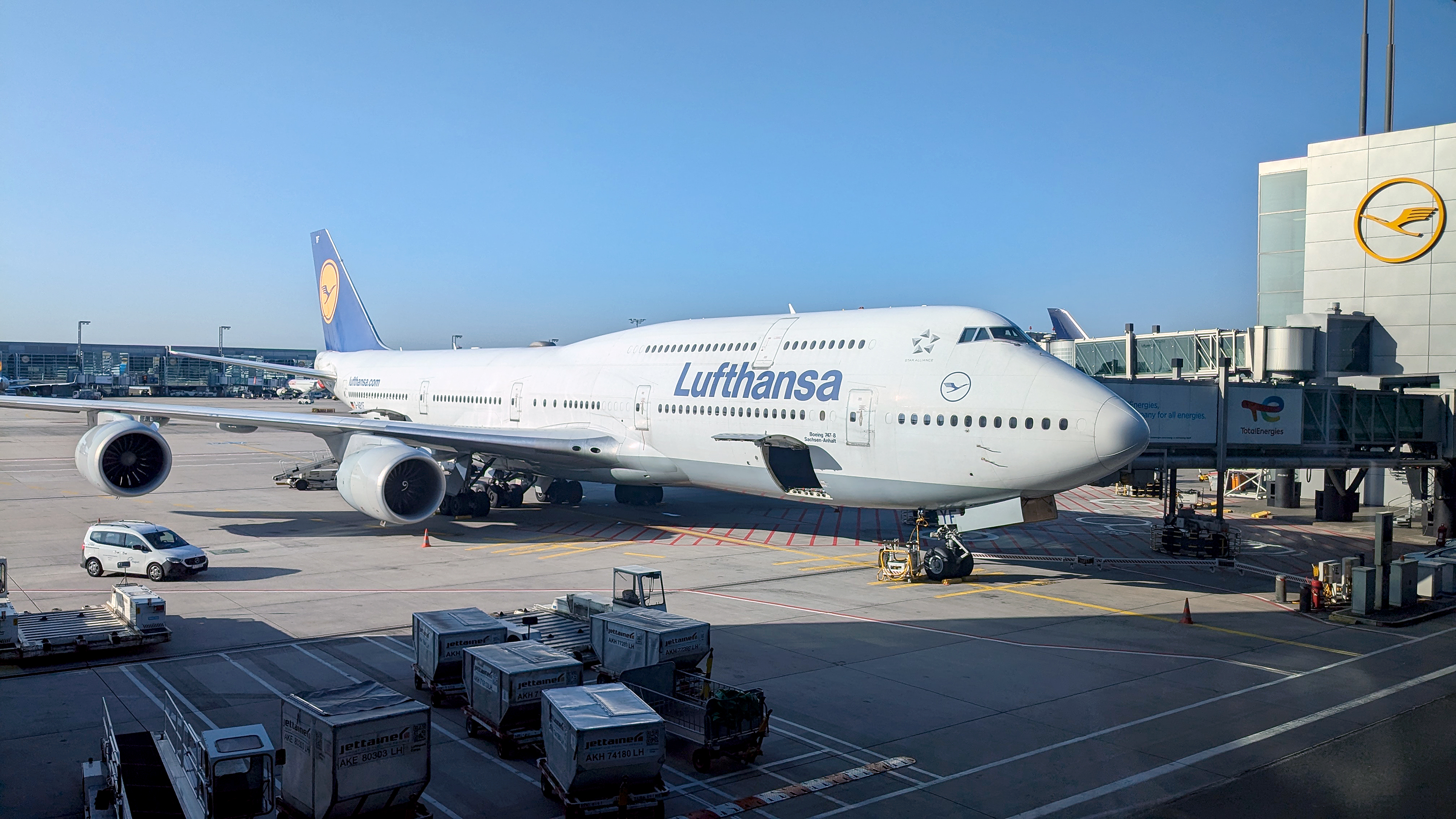 Lufthansa 747 8 Docked Frankfurt Lufthansa 747 8 Docked Frankfurt