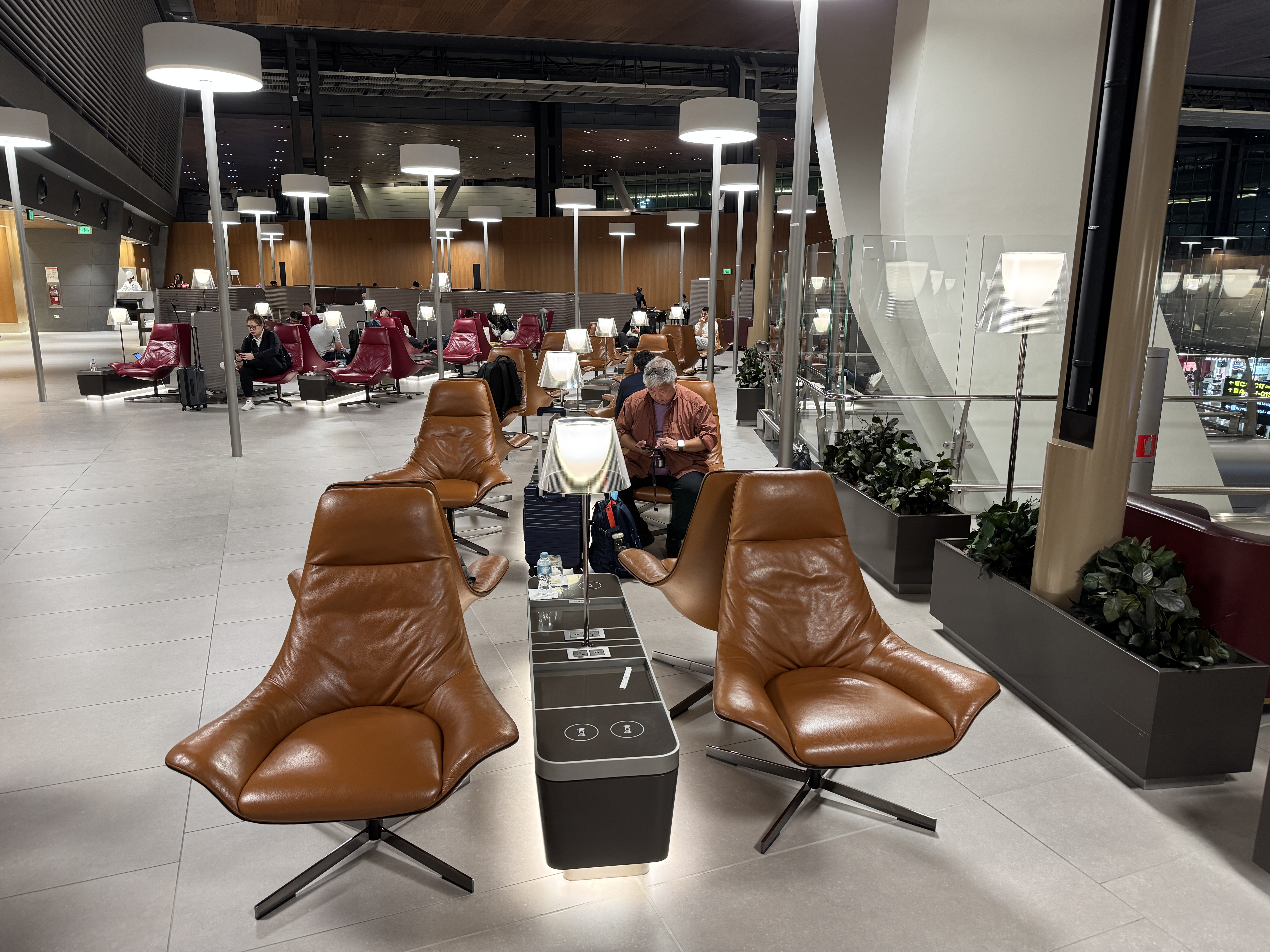 Platinum Gold Lounge North DOH emptier seating