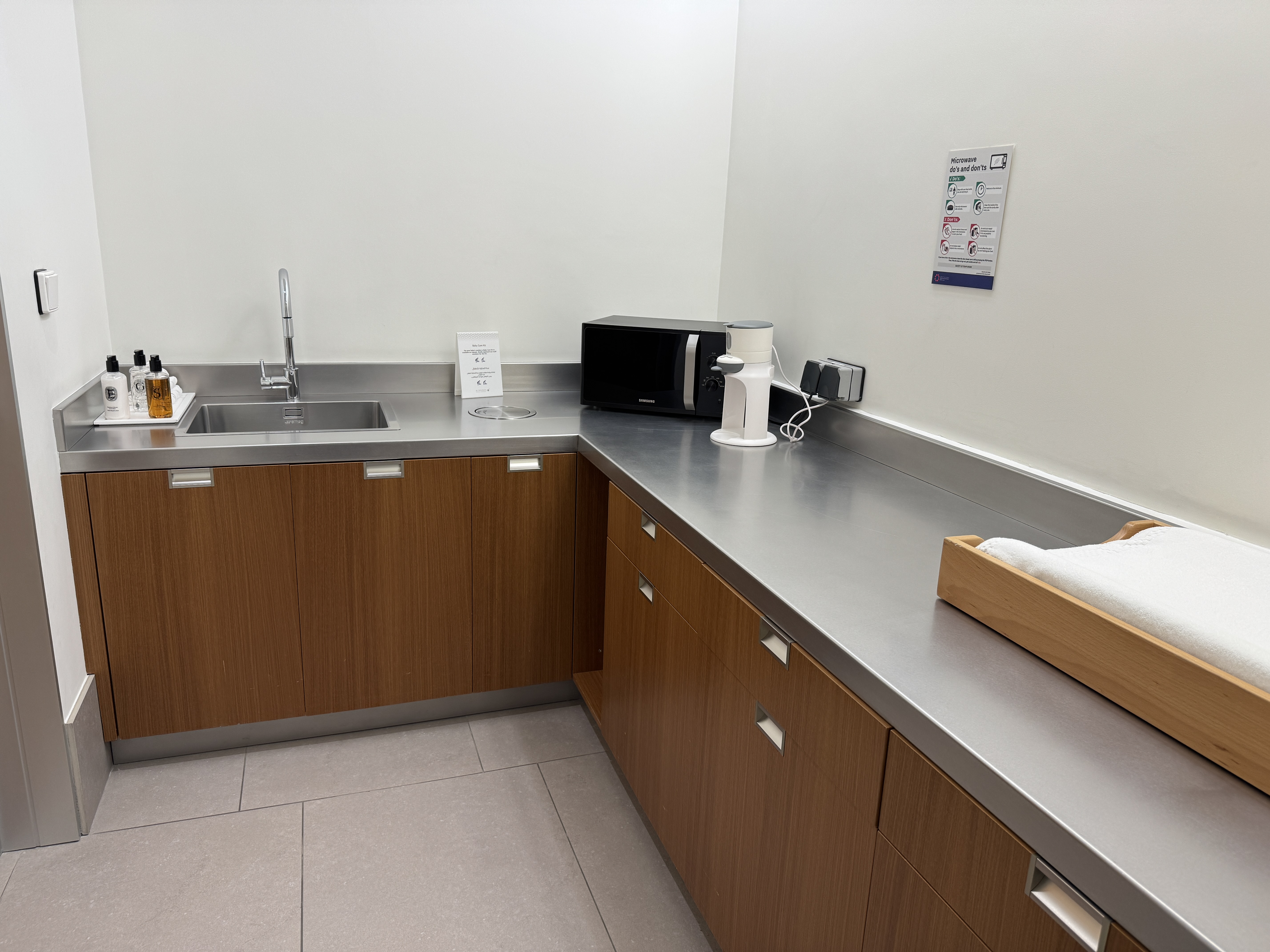 Platinum Gold Lounge North DOH parents room sink