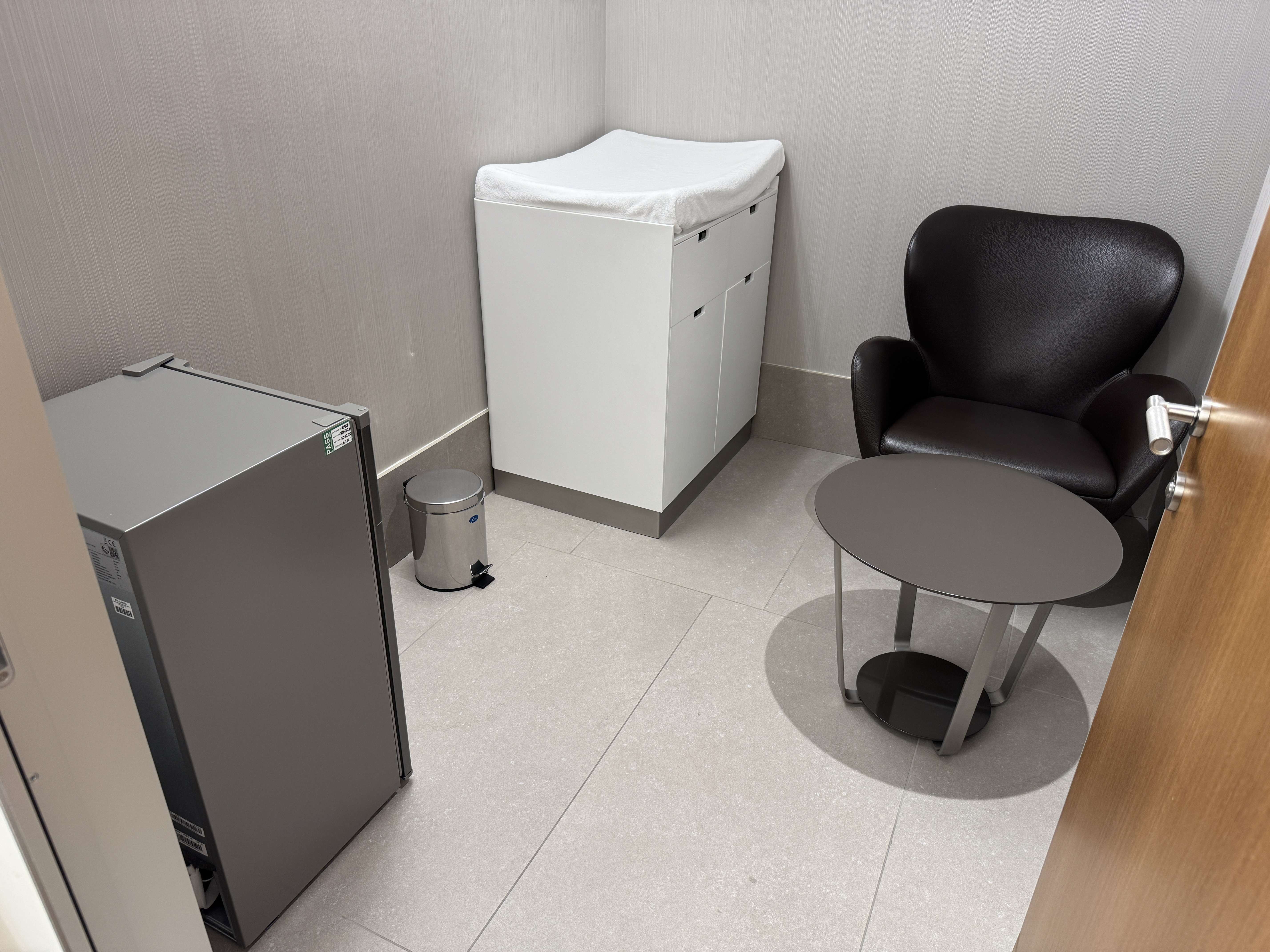 Platinum Gold Lounge North DOH parents room