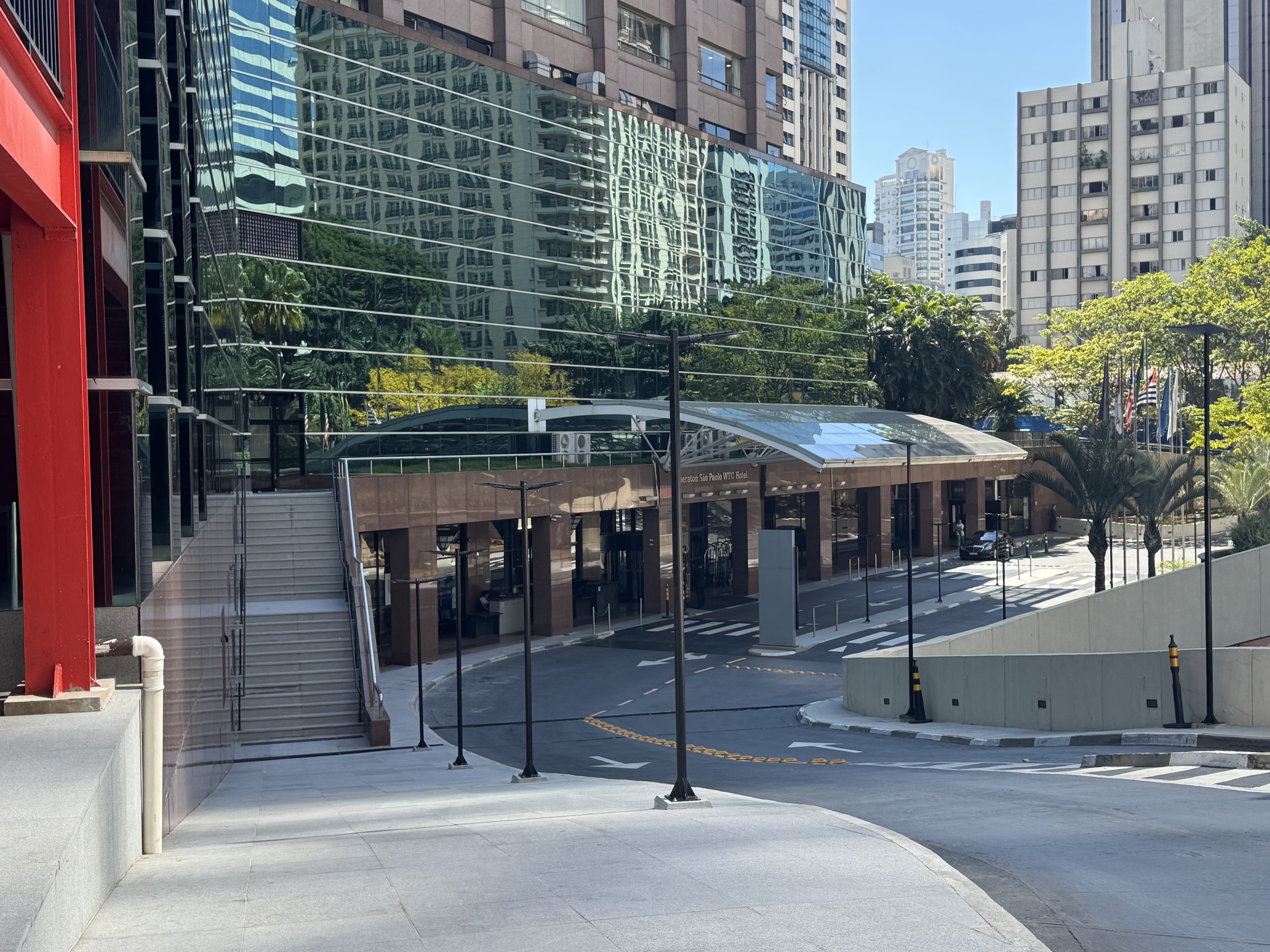 Sheraton Sao Paulo WTC Hotel front drive exit Sheraton Sao Paulo WTC Hotel front drive exit