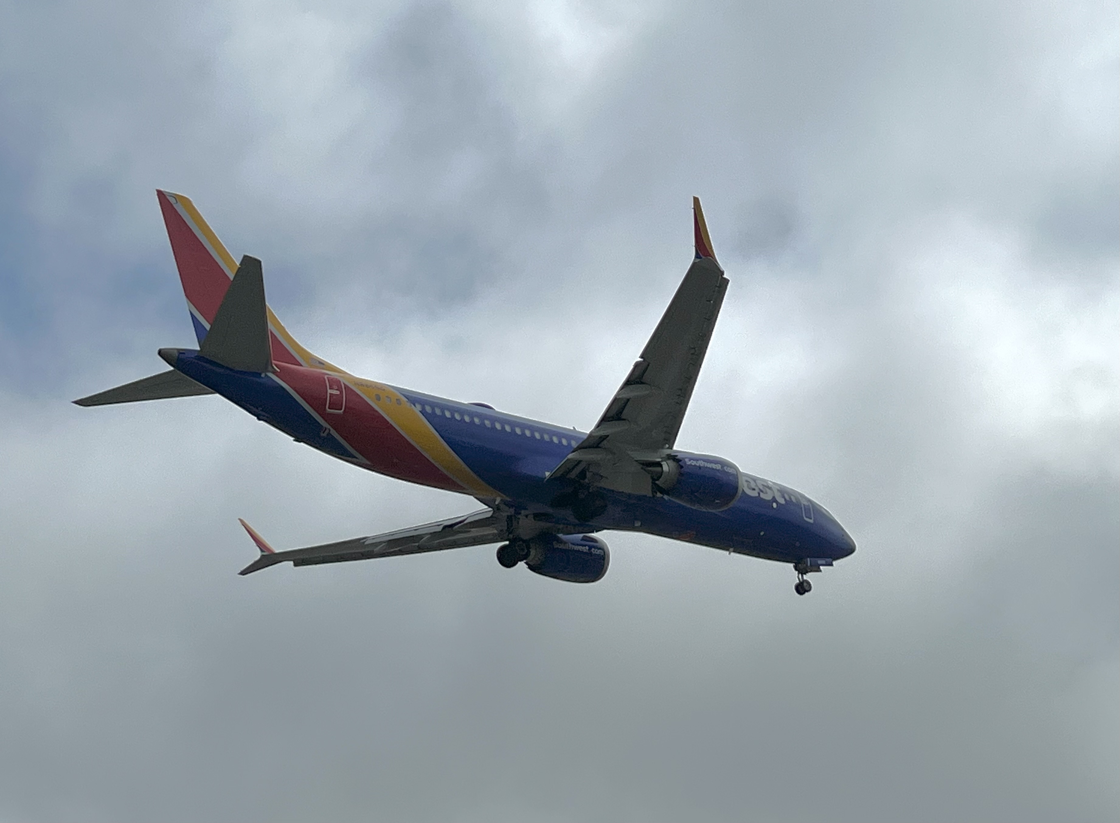 Southwest Airlines landing at Los Angeles LAX Southwest Airlines landing at Los Angeles LAX