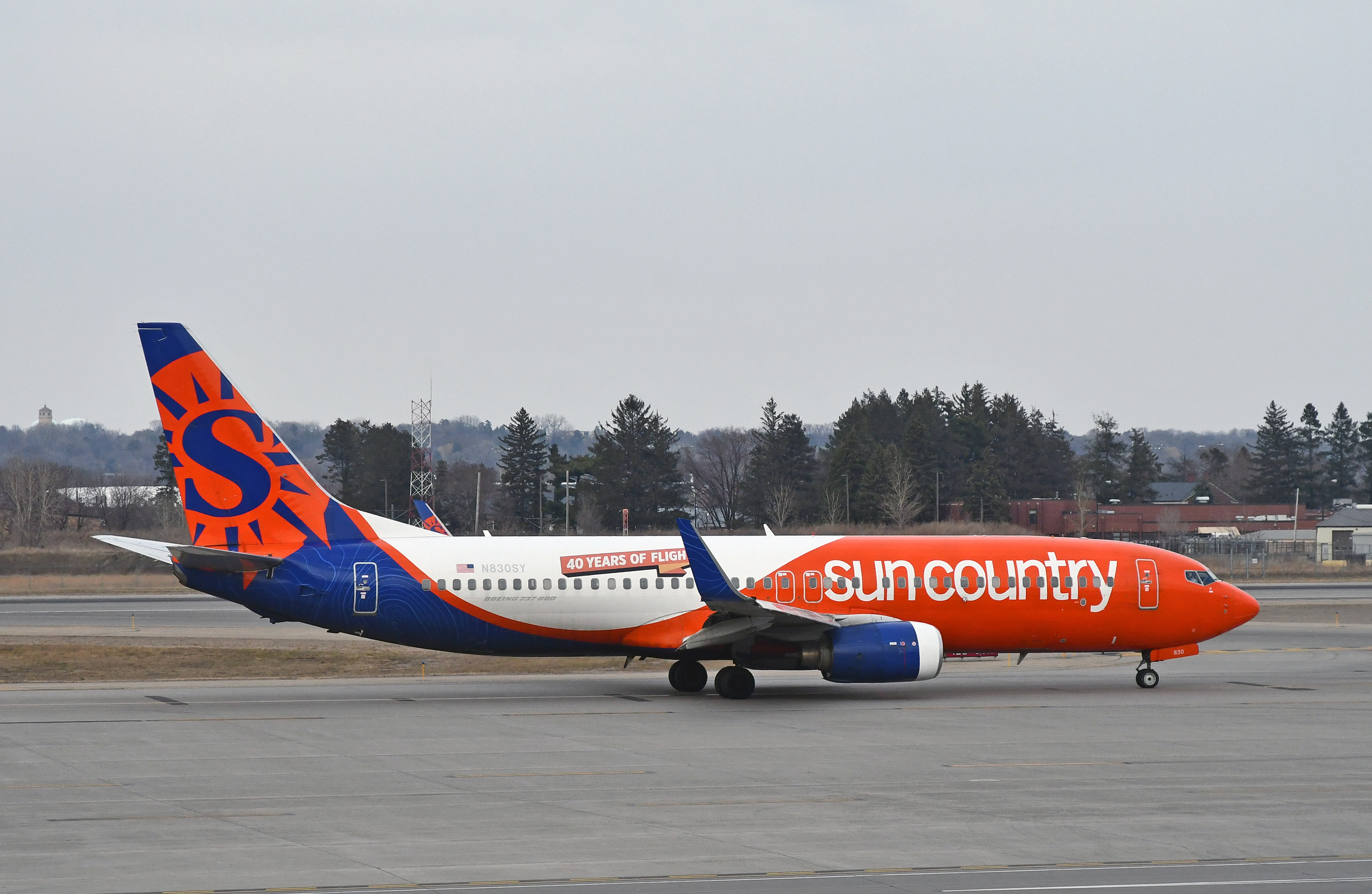 Sun Country 737 800 MSP