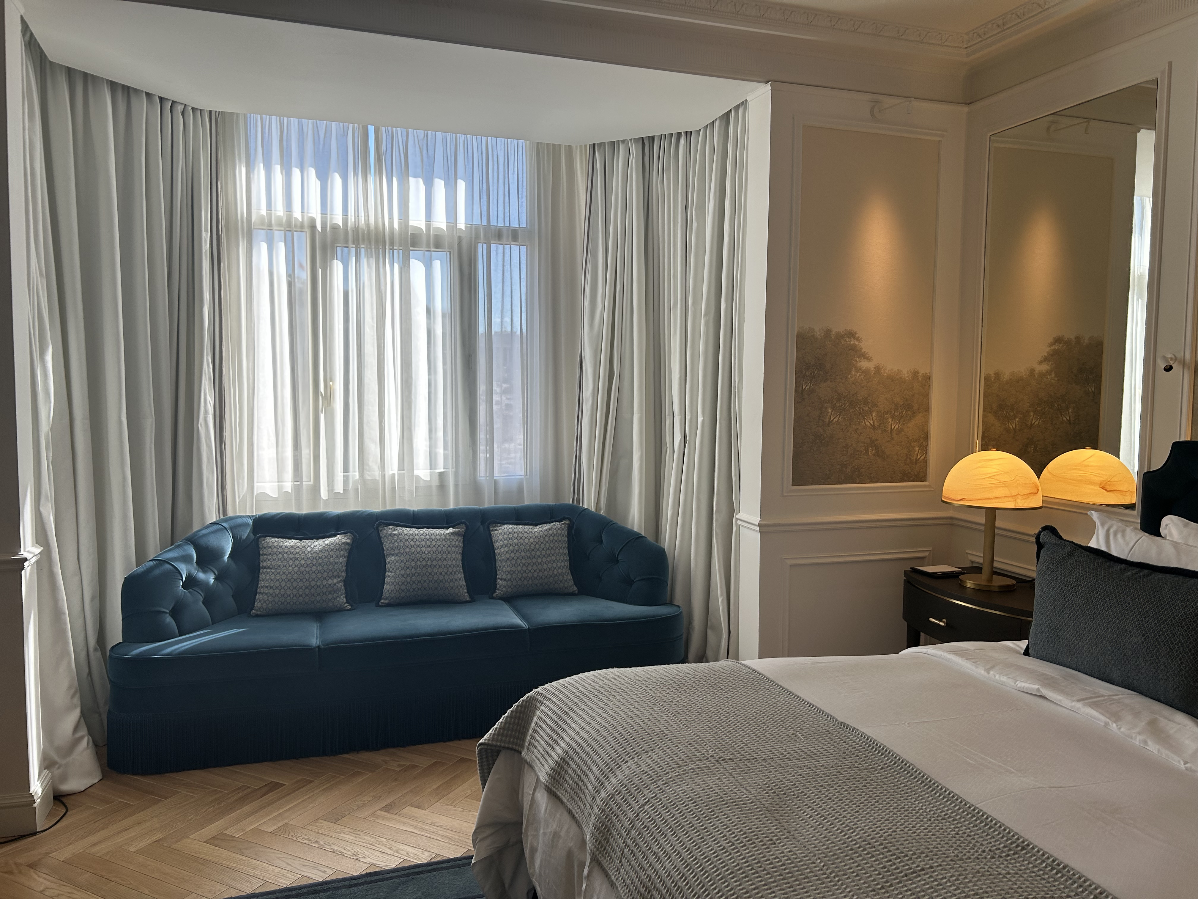 The Palace, a Luxury Collection Hotel, Madrid guest room reading nook