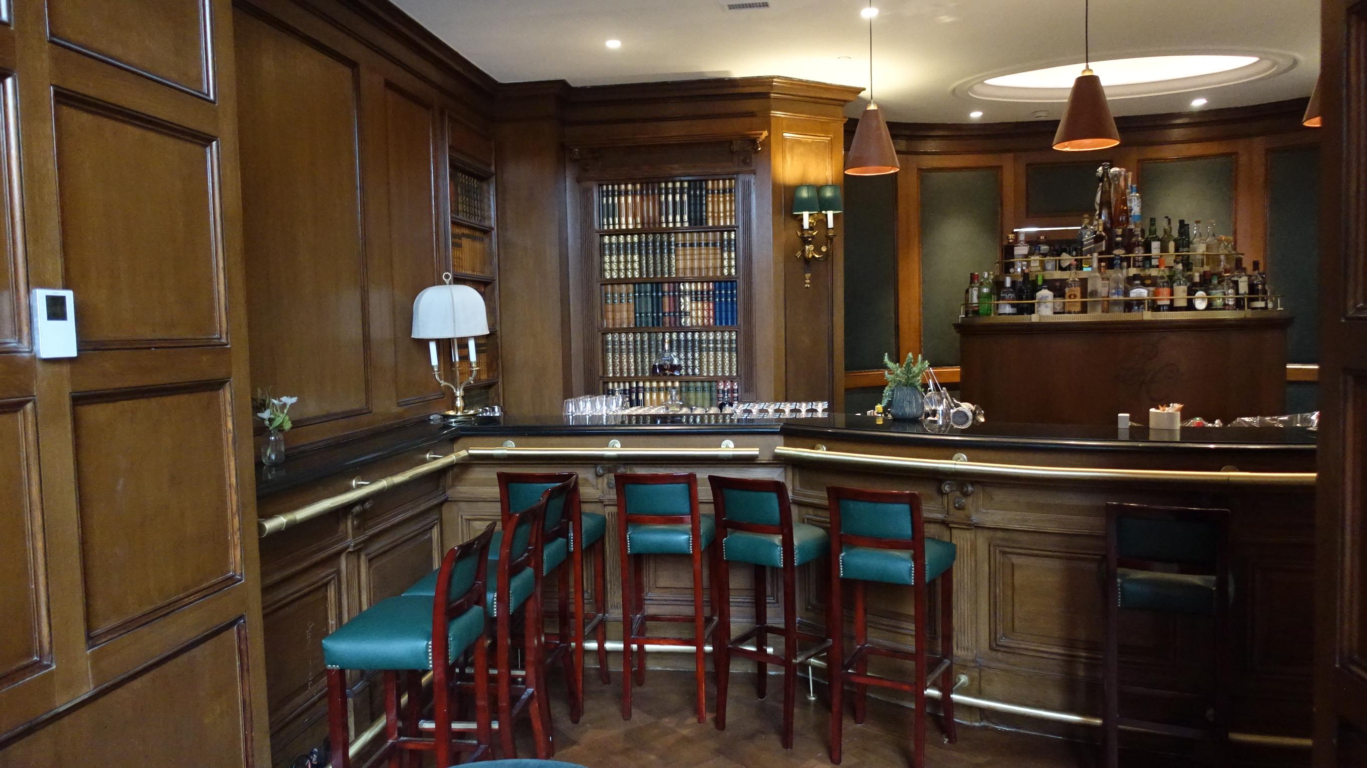 The Palace, a Luxury Collection Hotel, Madrid 27 Club bar stools