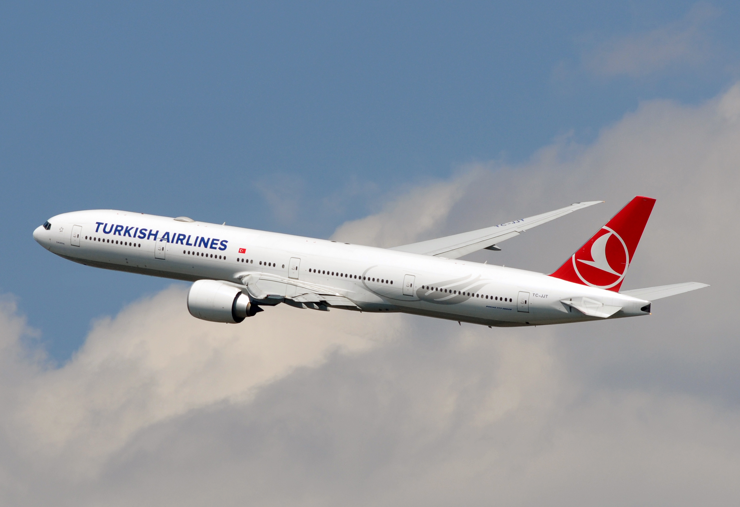 Turkish Airlines 777 300ER Clouds