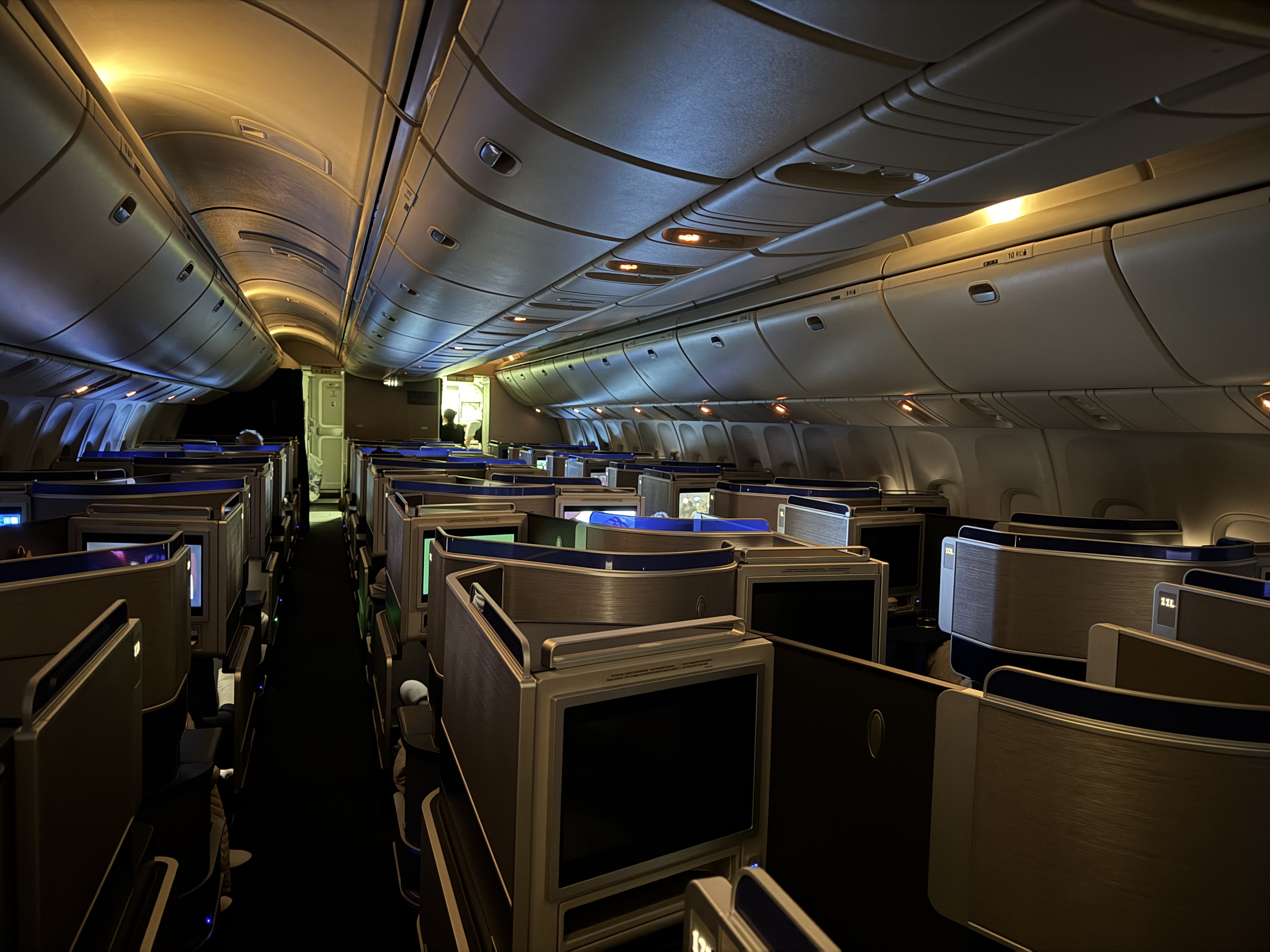 United Airlines B767 400 Polaris cabin at night