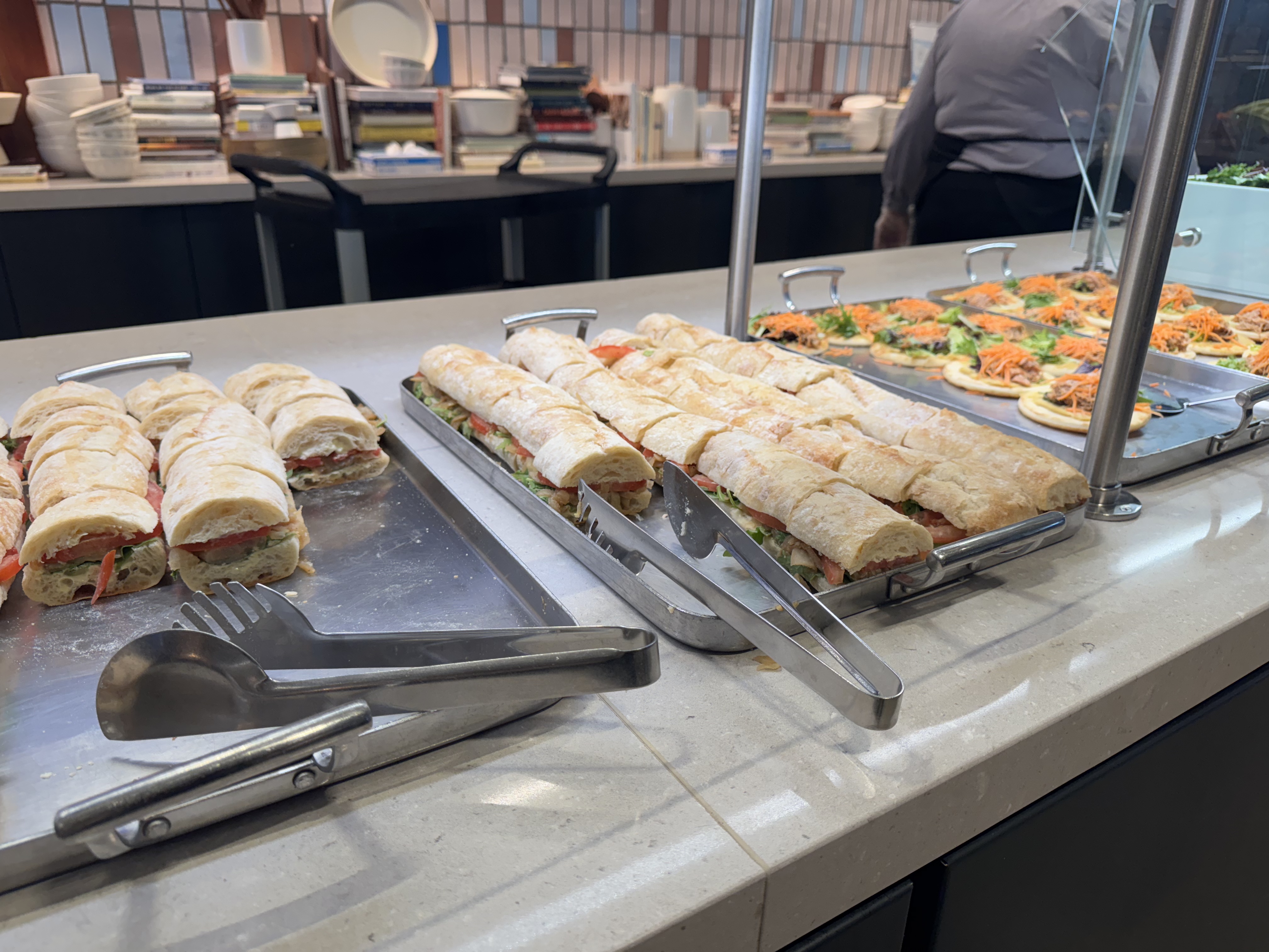 United Club Chicago ORD T1 Gate C10 lunch buffet