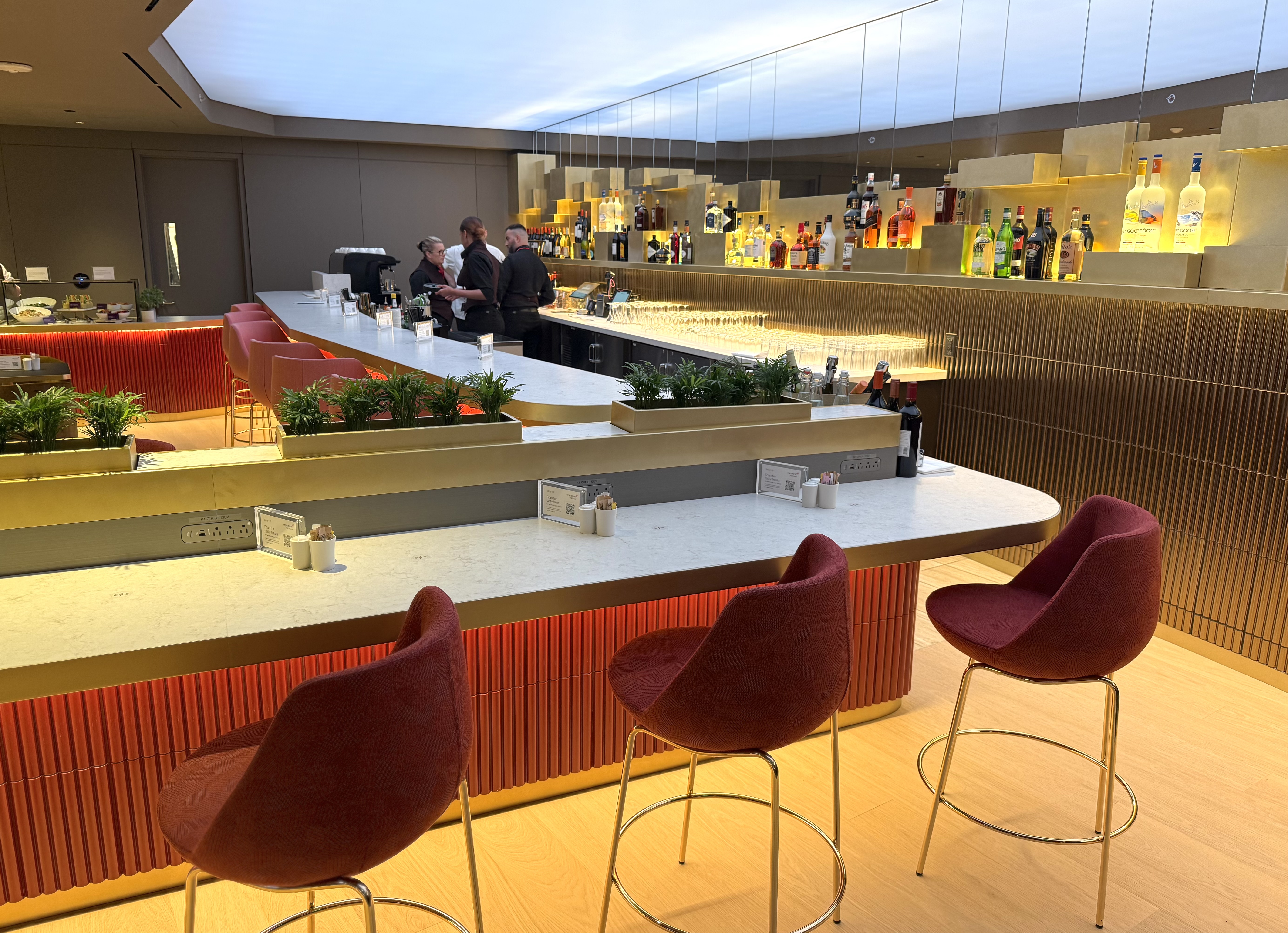 Virgin Atlantic Clubhouse LAX bar lighting 