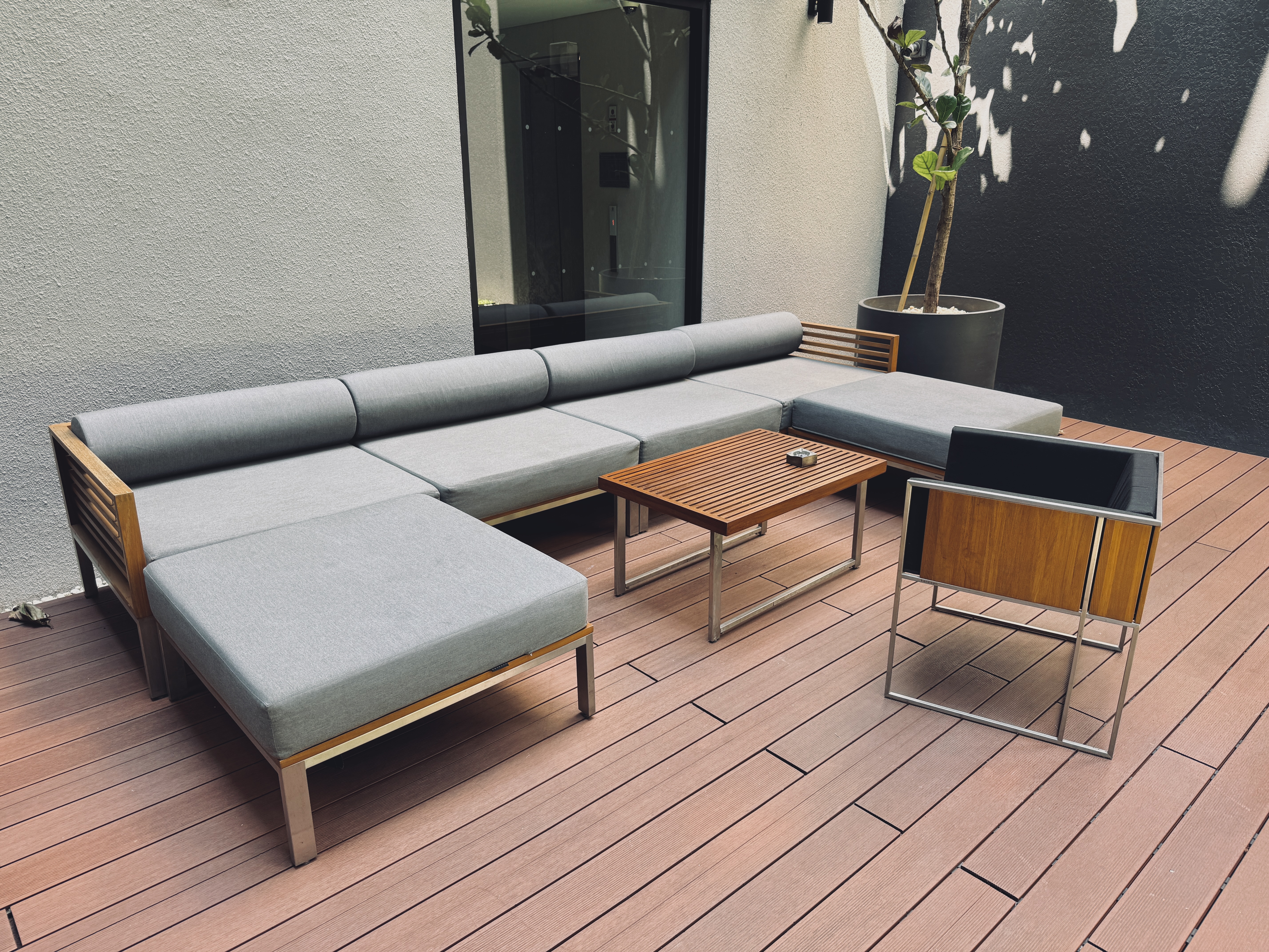 AMANOR Hotel Chiang Mai lobby outdoor seating AMANOR Hotel Chiang Mai lobby outdoor seating