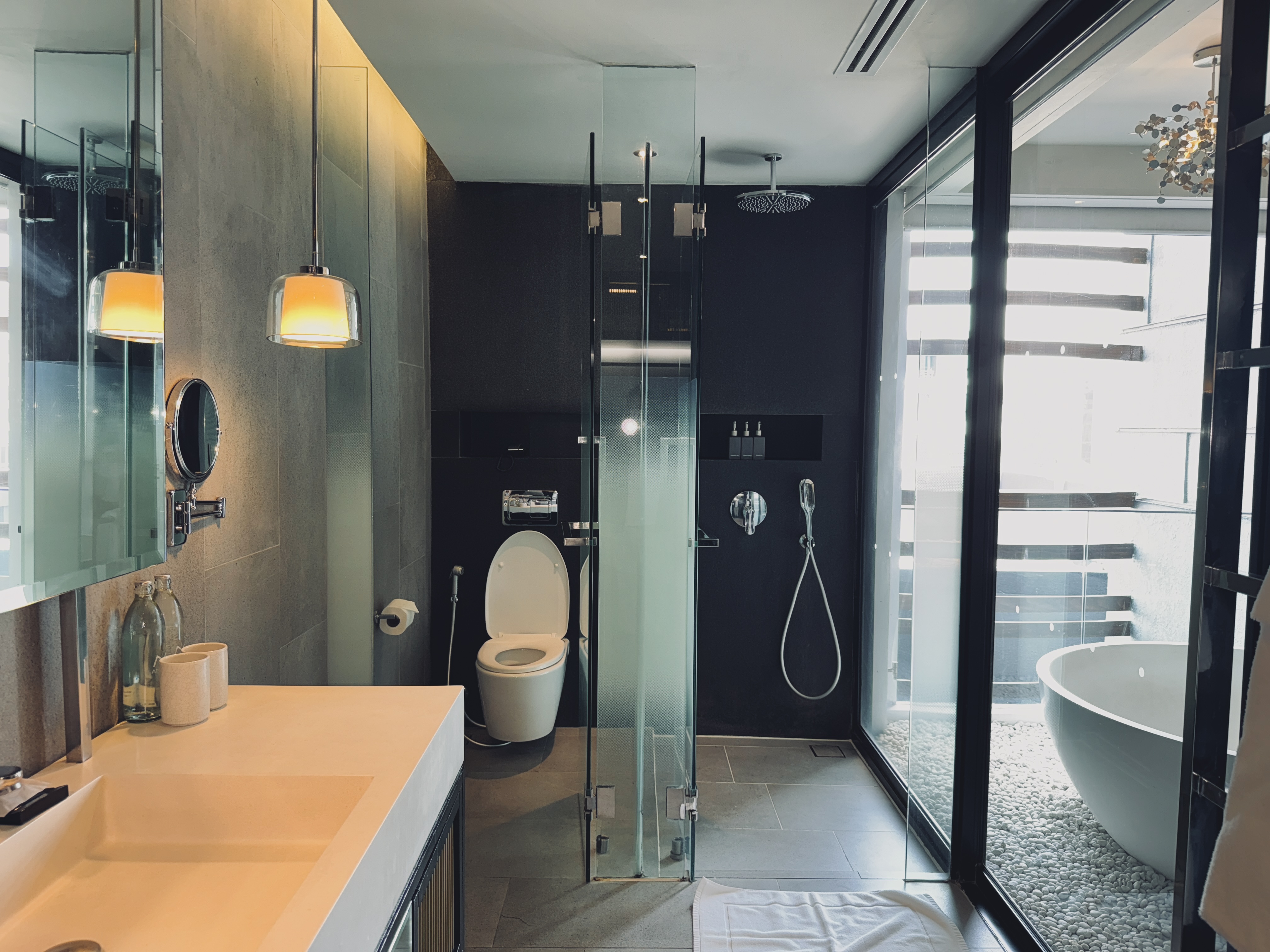 AMANOR Hotel Chiang Mai. toilet and shower AMANOR Hotel Chiang Mai. toilet and shower