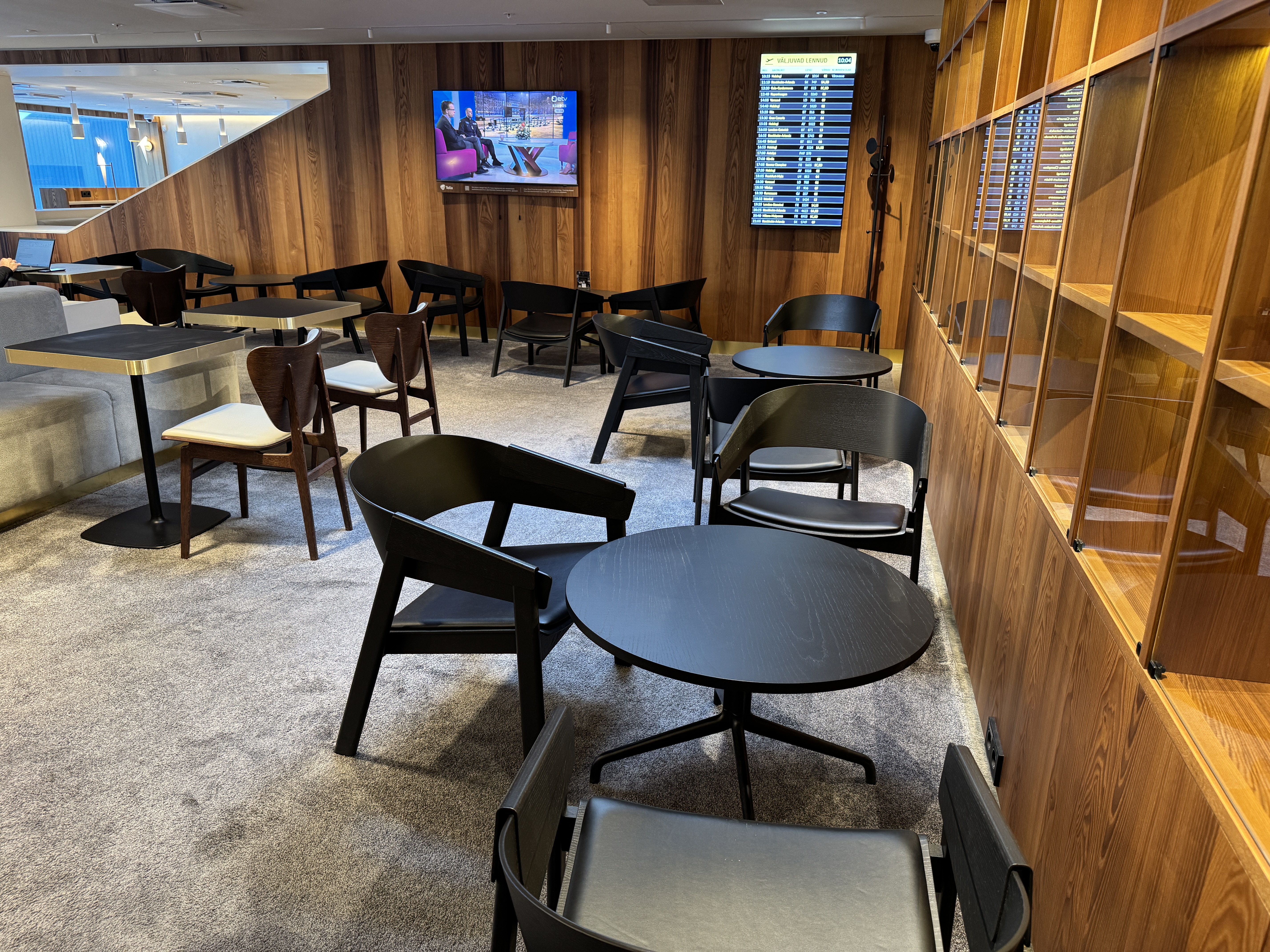 Airport Lounge by LHV TLL central seating