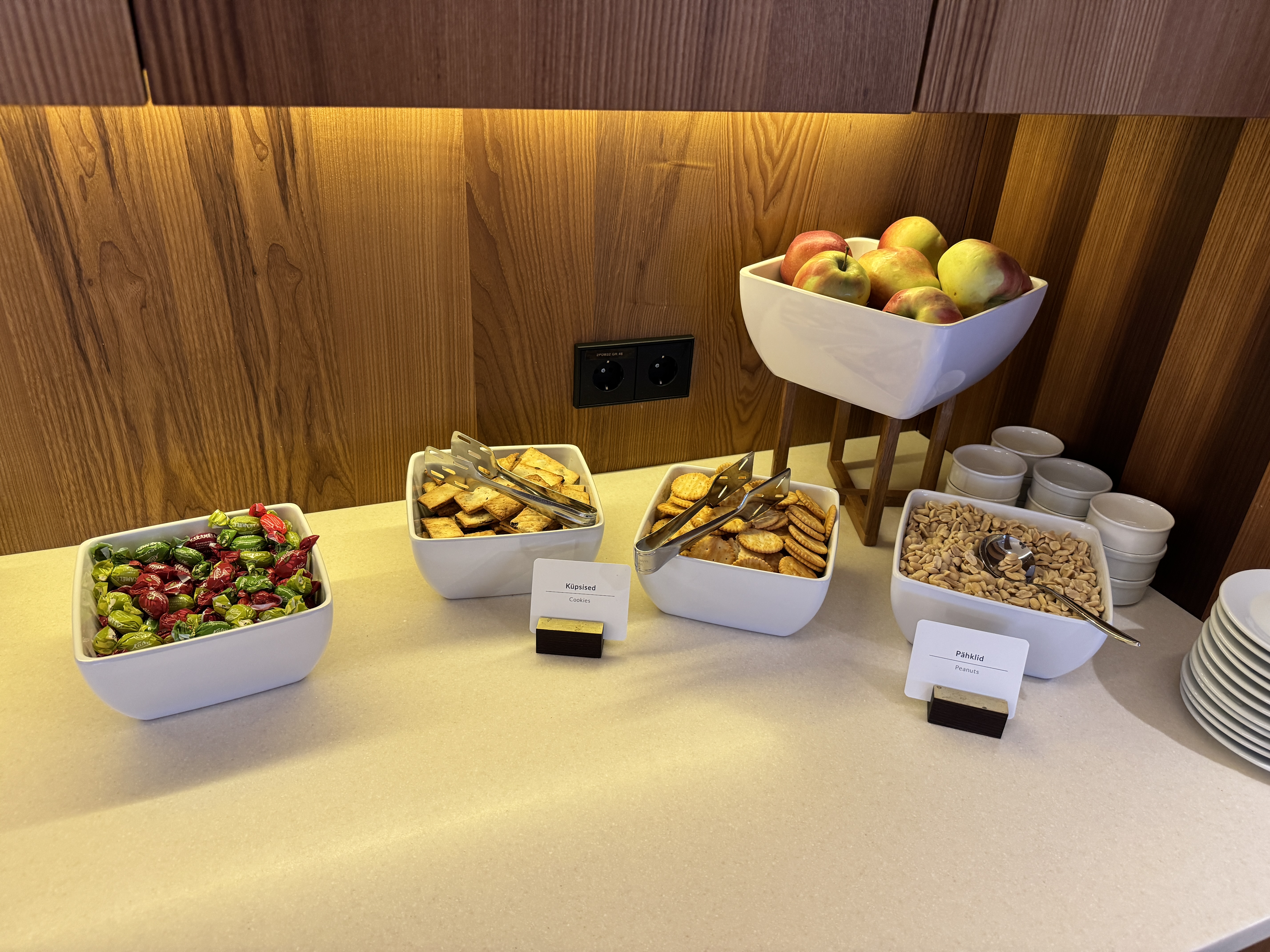 Airport Lounge by LHV TLL snacks