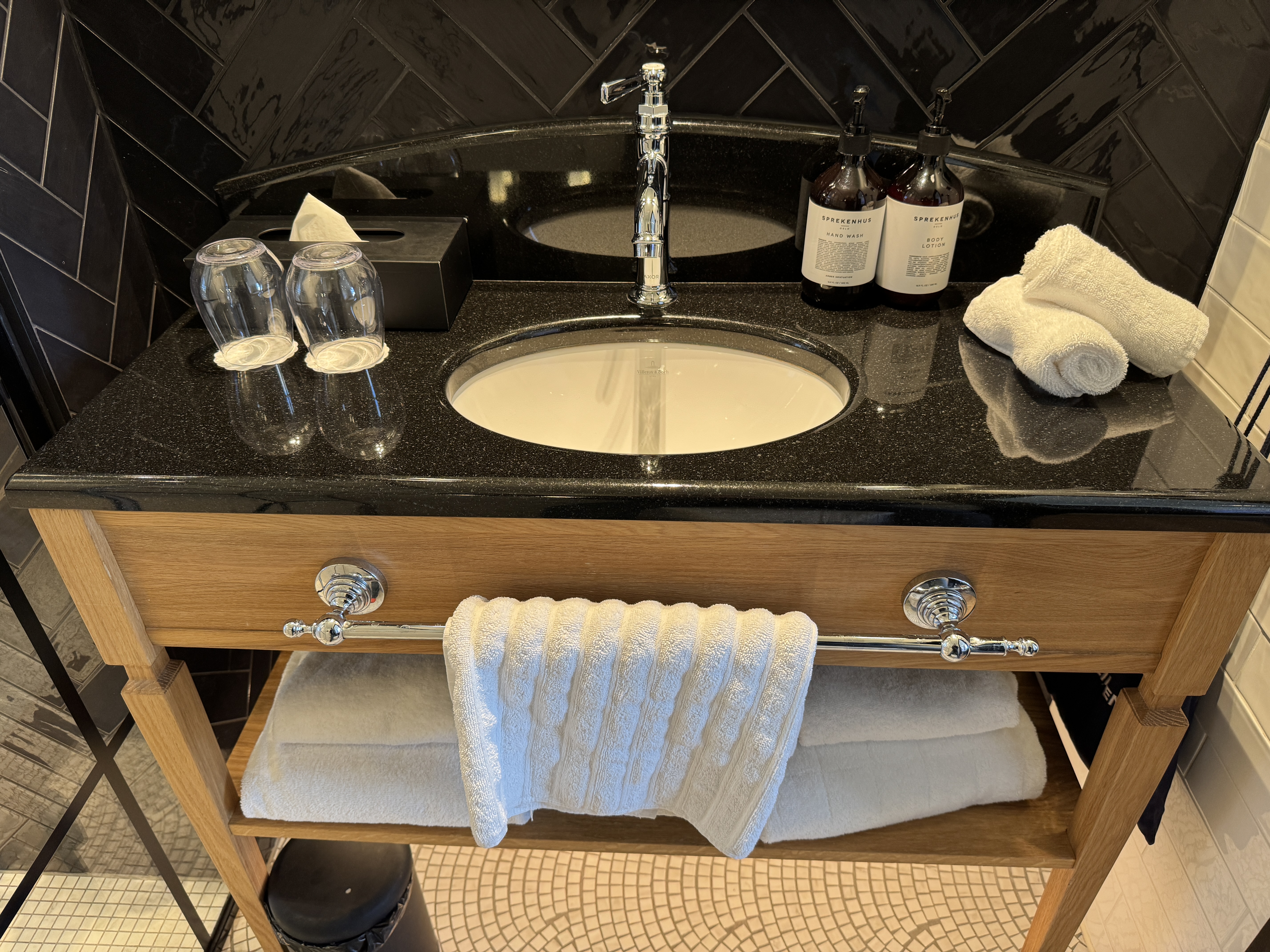 Amerikalinjen bath vanity