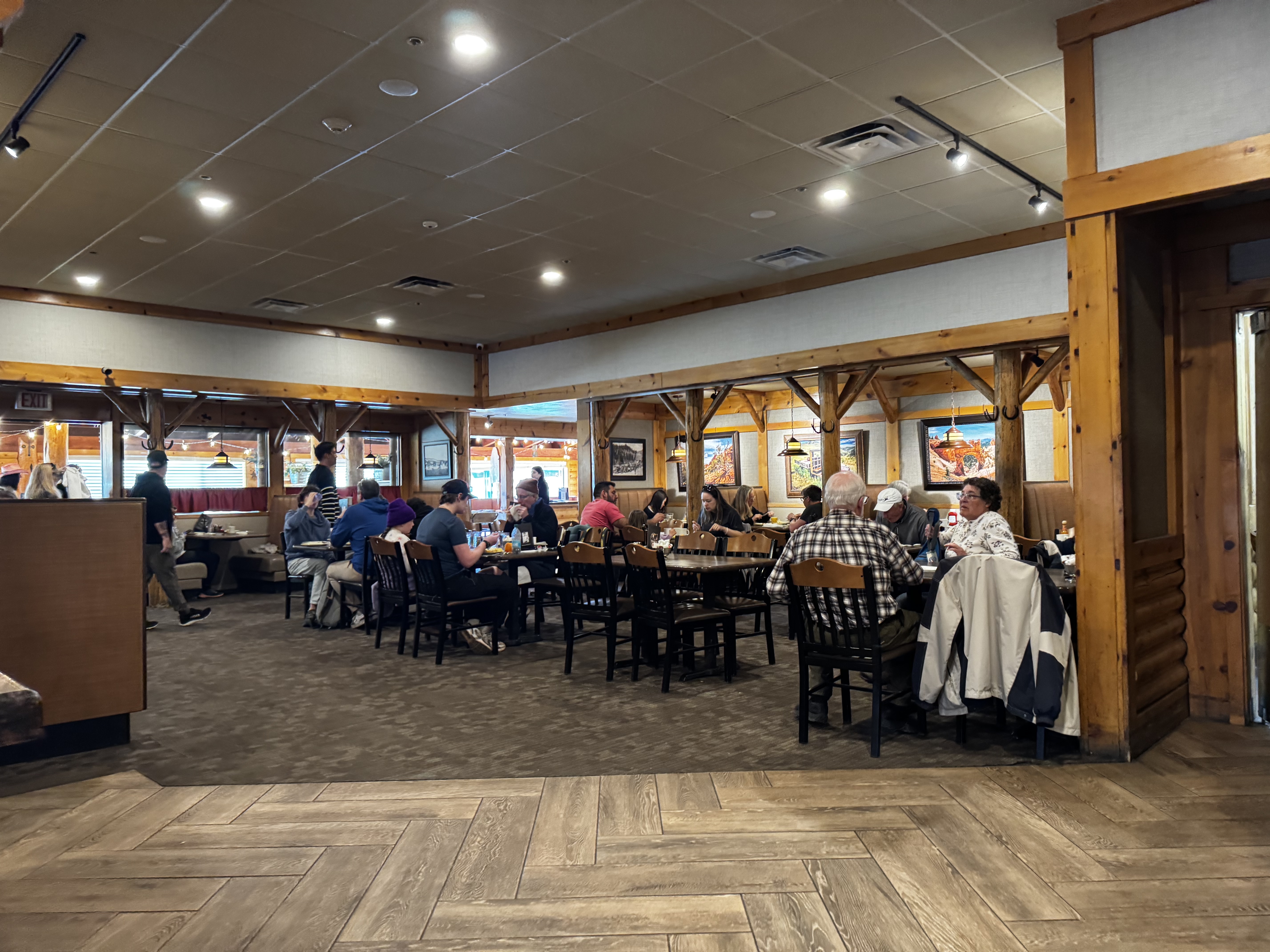 Best Western Plus Rubys Inn Cowboys Buffet seating