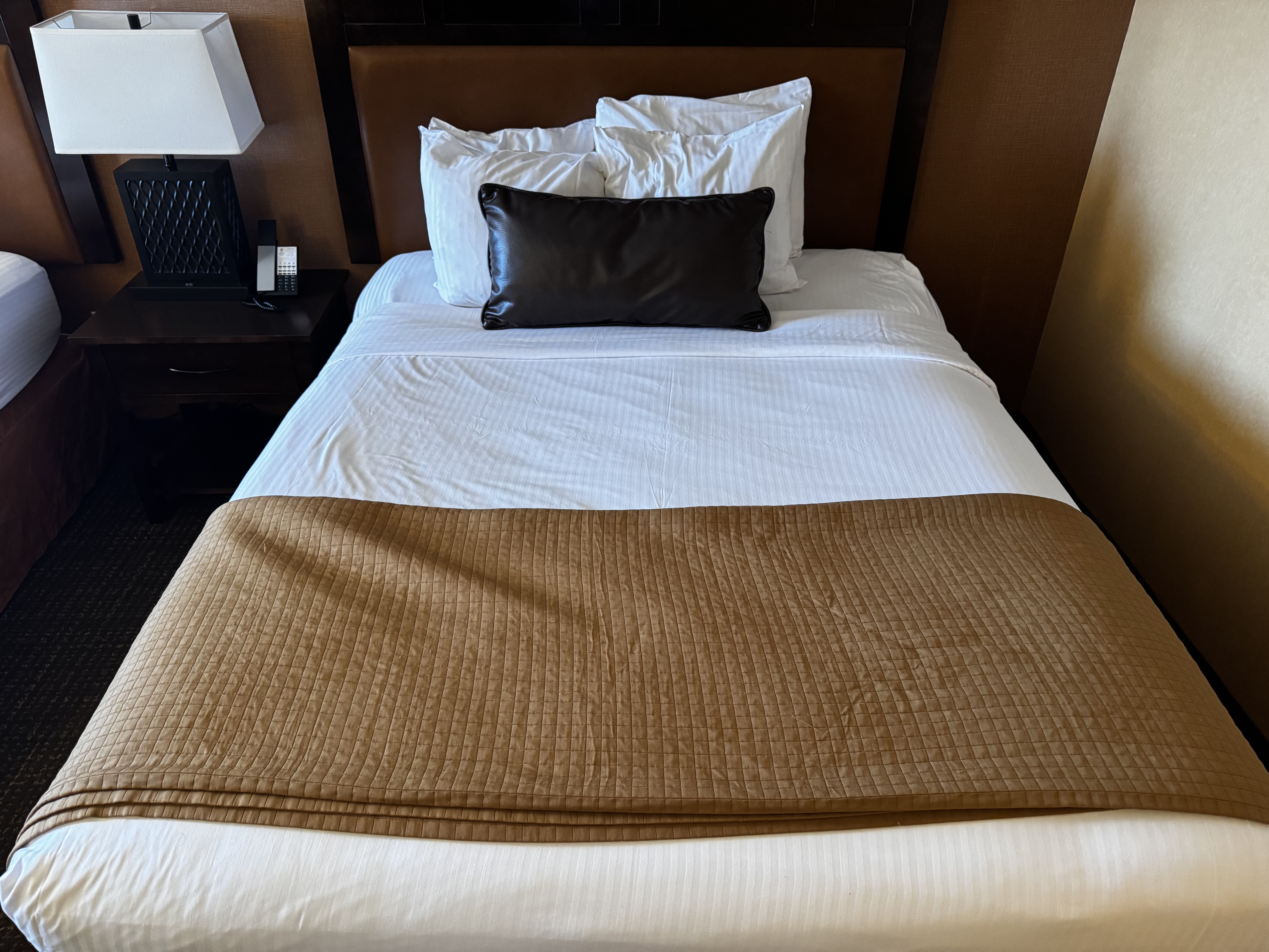 Best Western Plus Rubys Inn bed