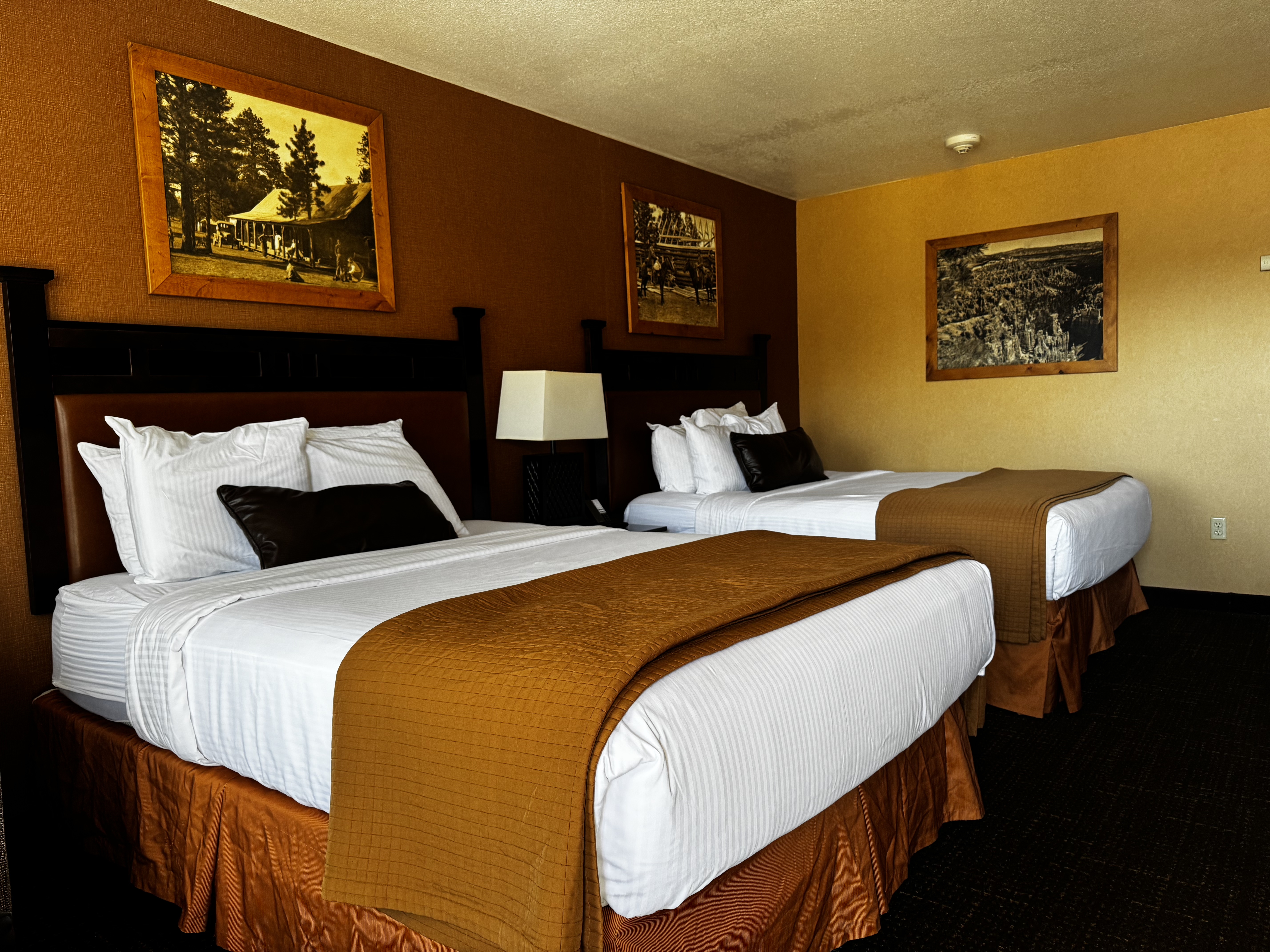 Best Western Plus Rubys Inn bedroom closeup