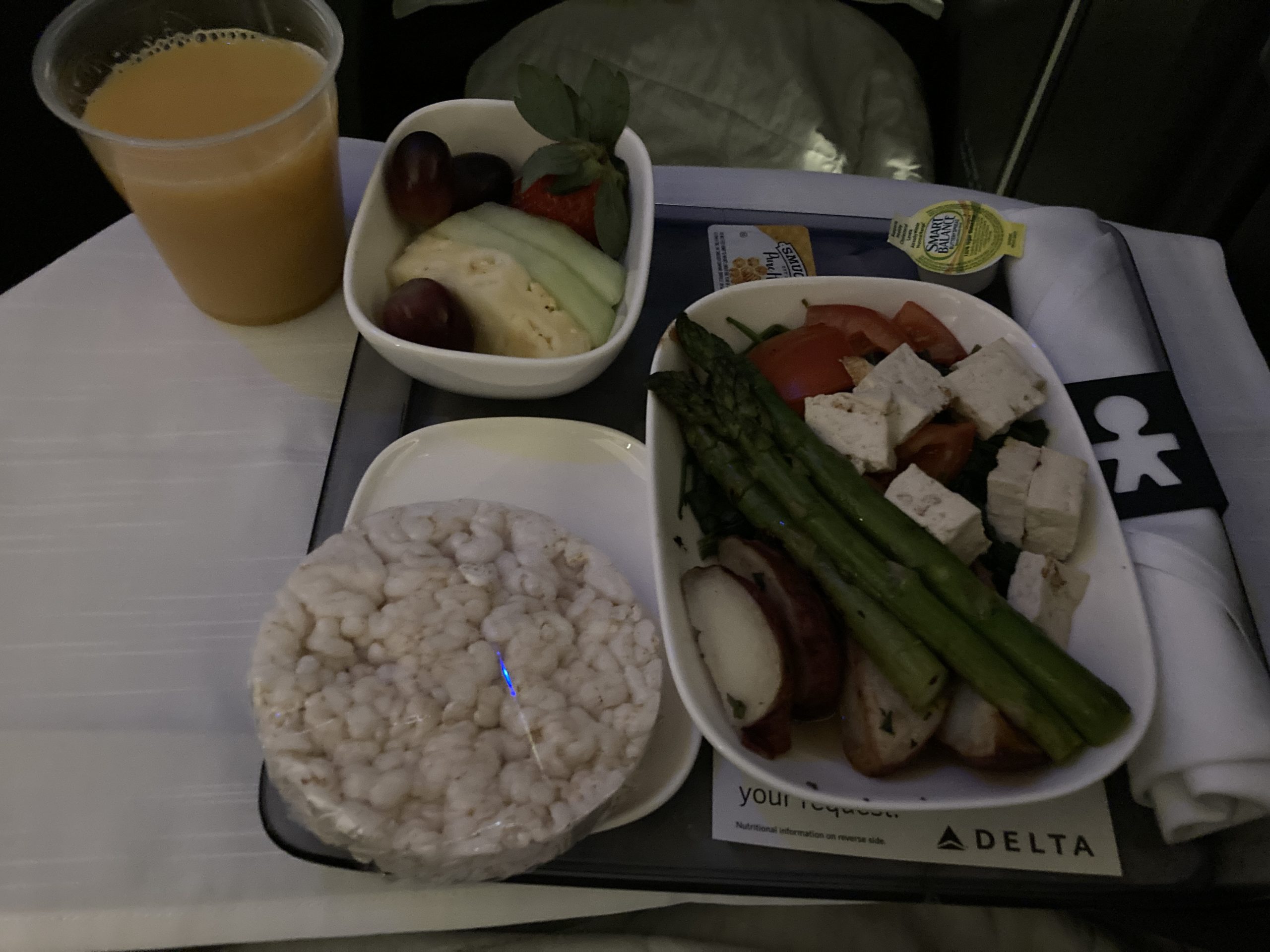 Delta One Suites A330 900neo vegan breakfast Delta One Suites A330 900neo vegan breakfast
