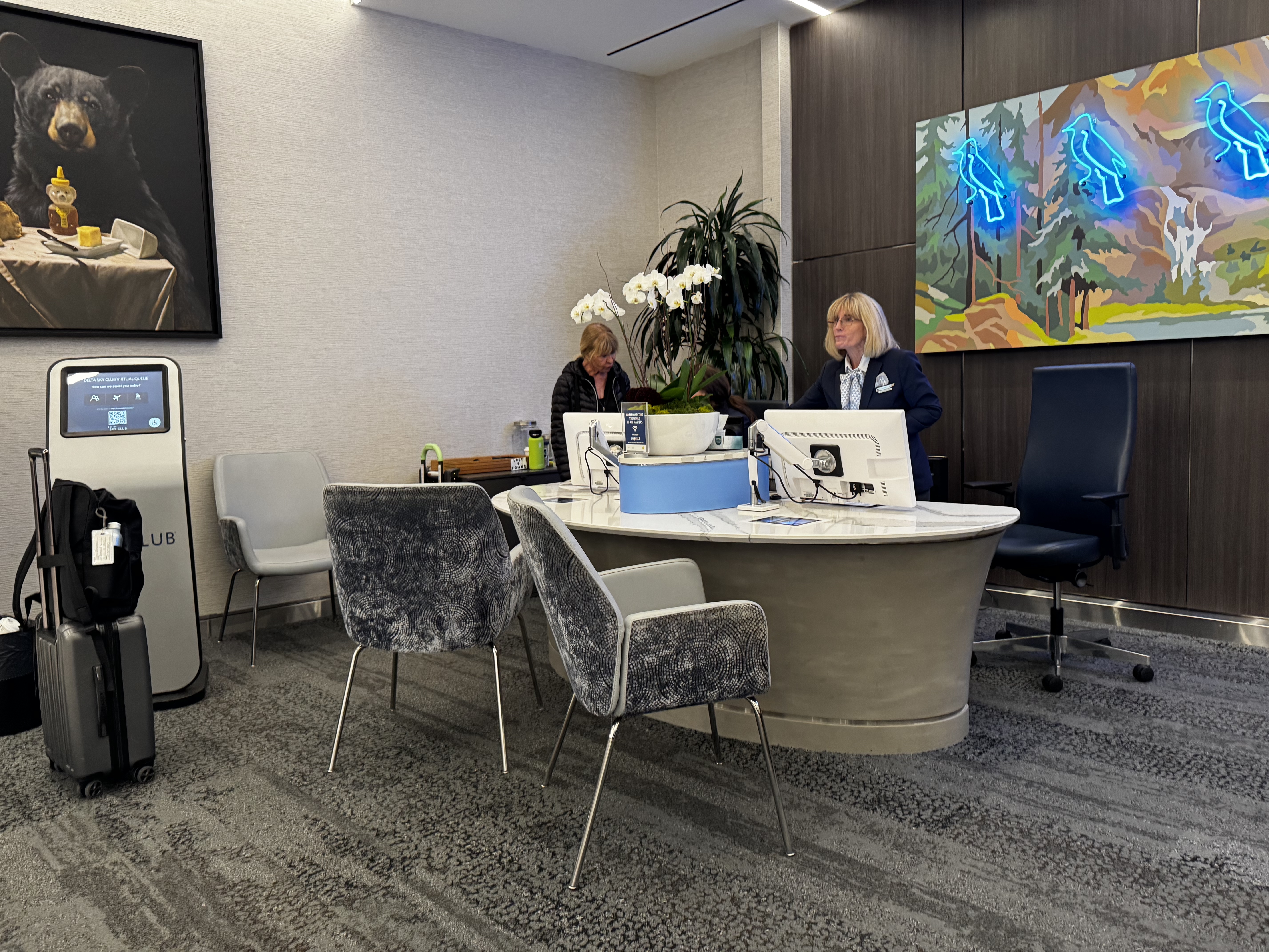 Delta Sky Club SLC Concourse A assistance desk
