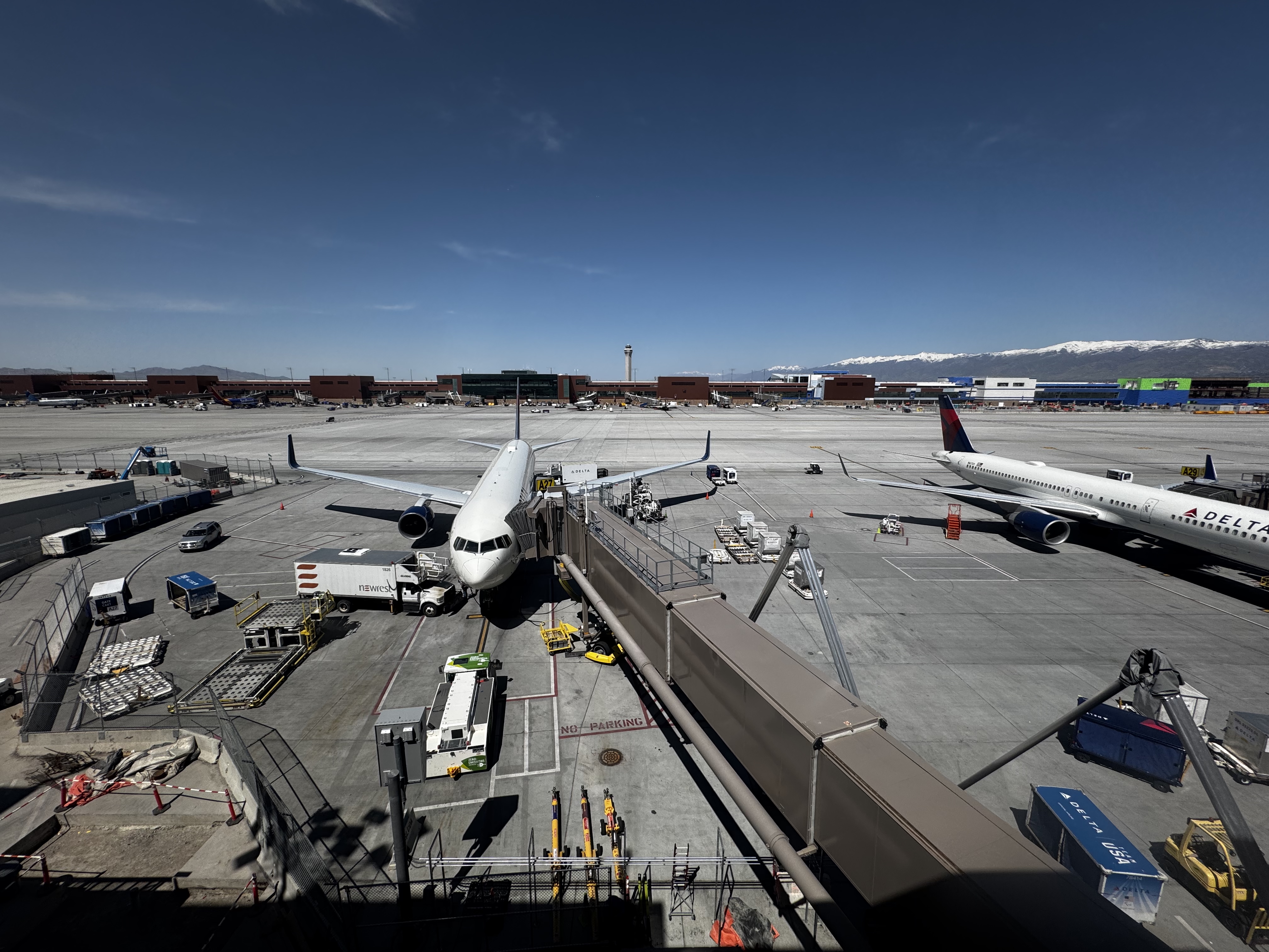 Delta Sky Club SLC Concourse A outdoor deck view of planes