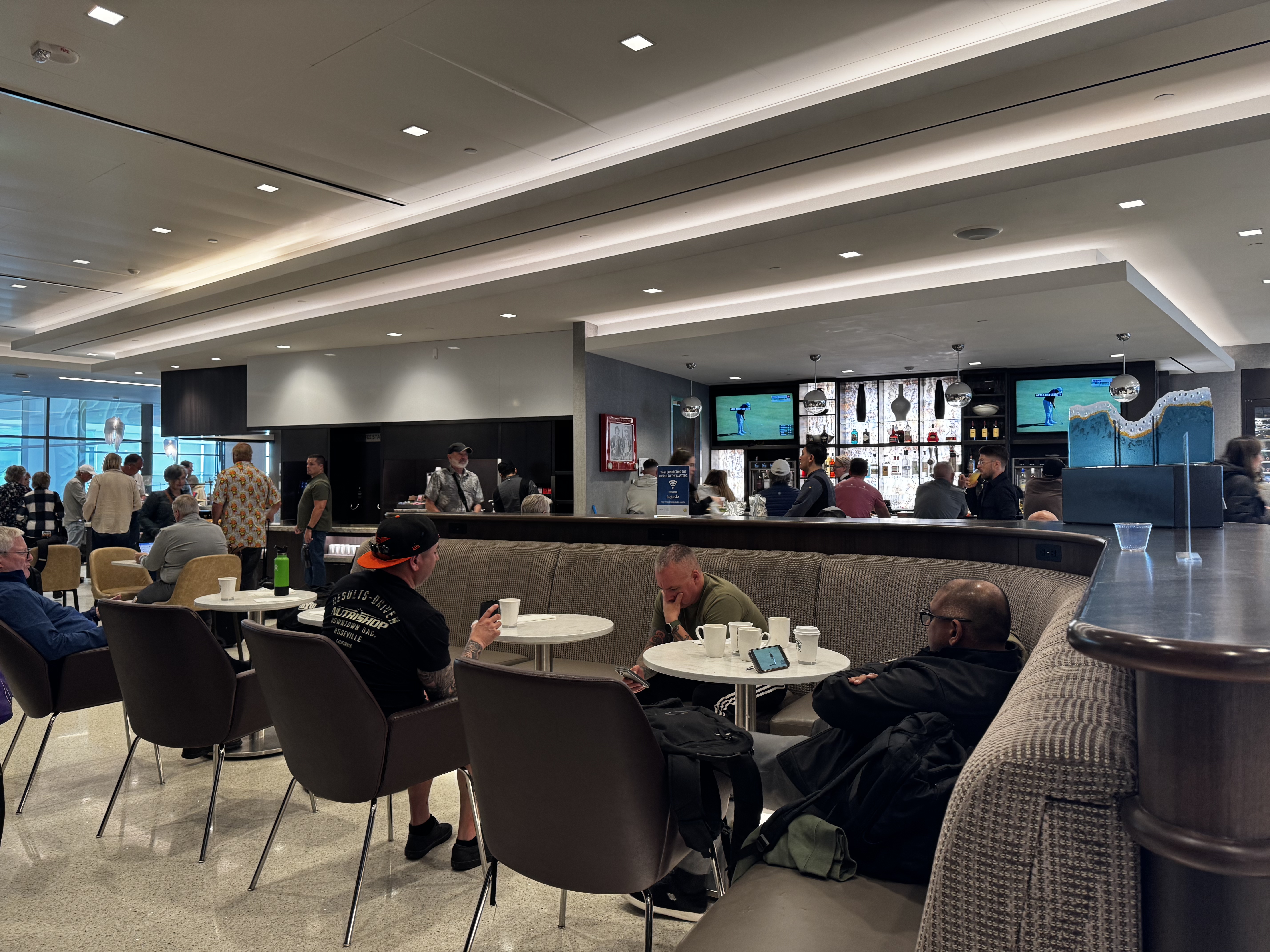 Delta Sky Club SLC Concourse A seating near bar