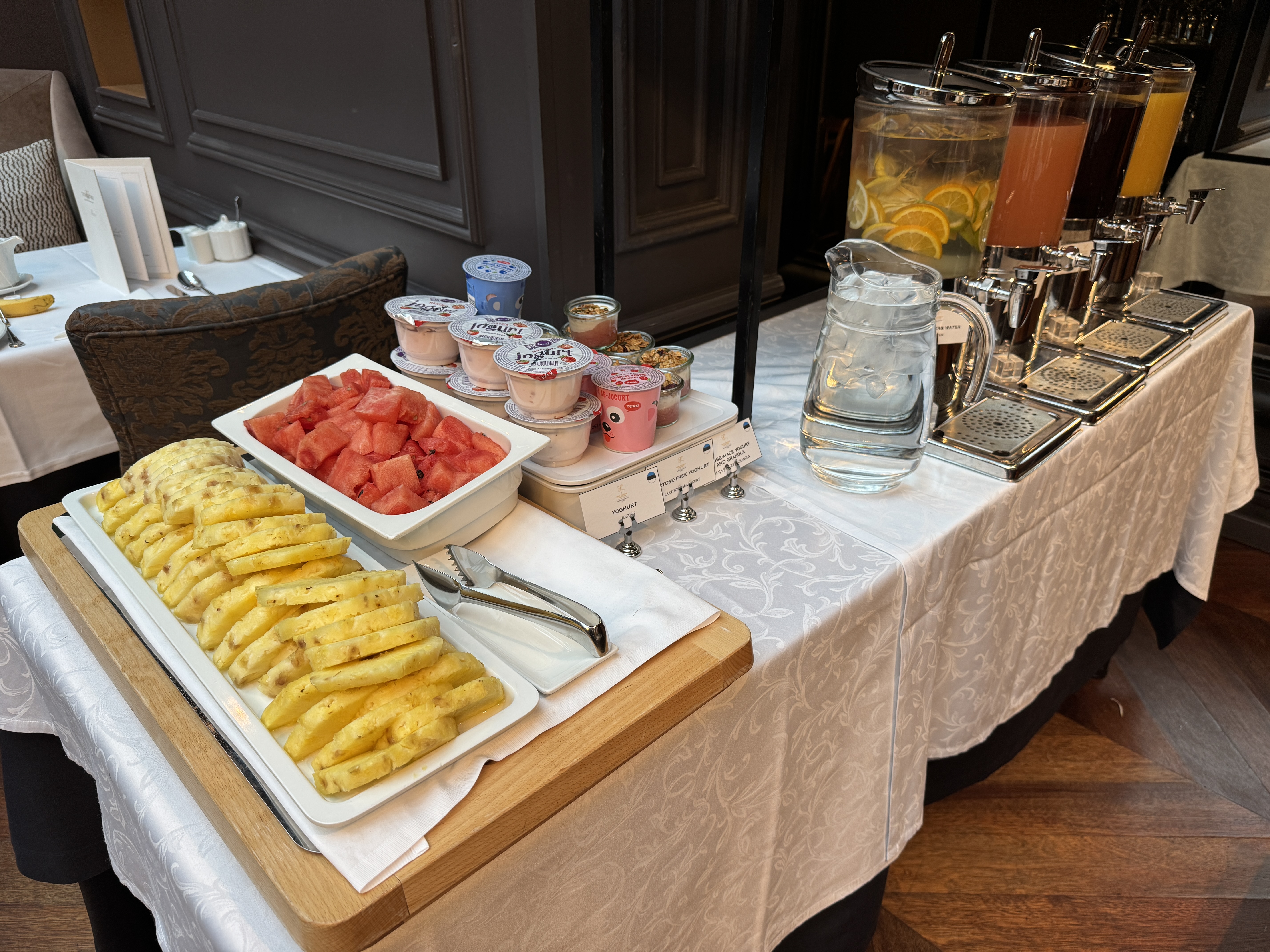 Hotel Telegraaf breakfast fruit yogurt