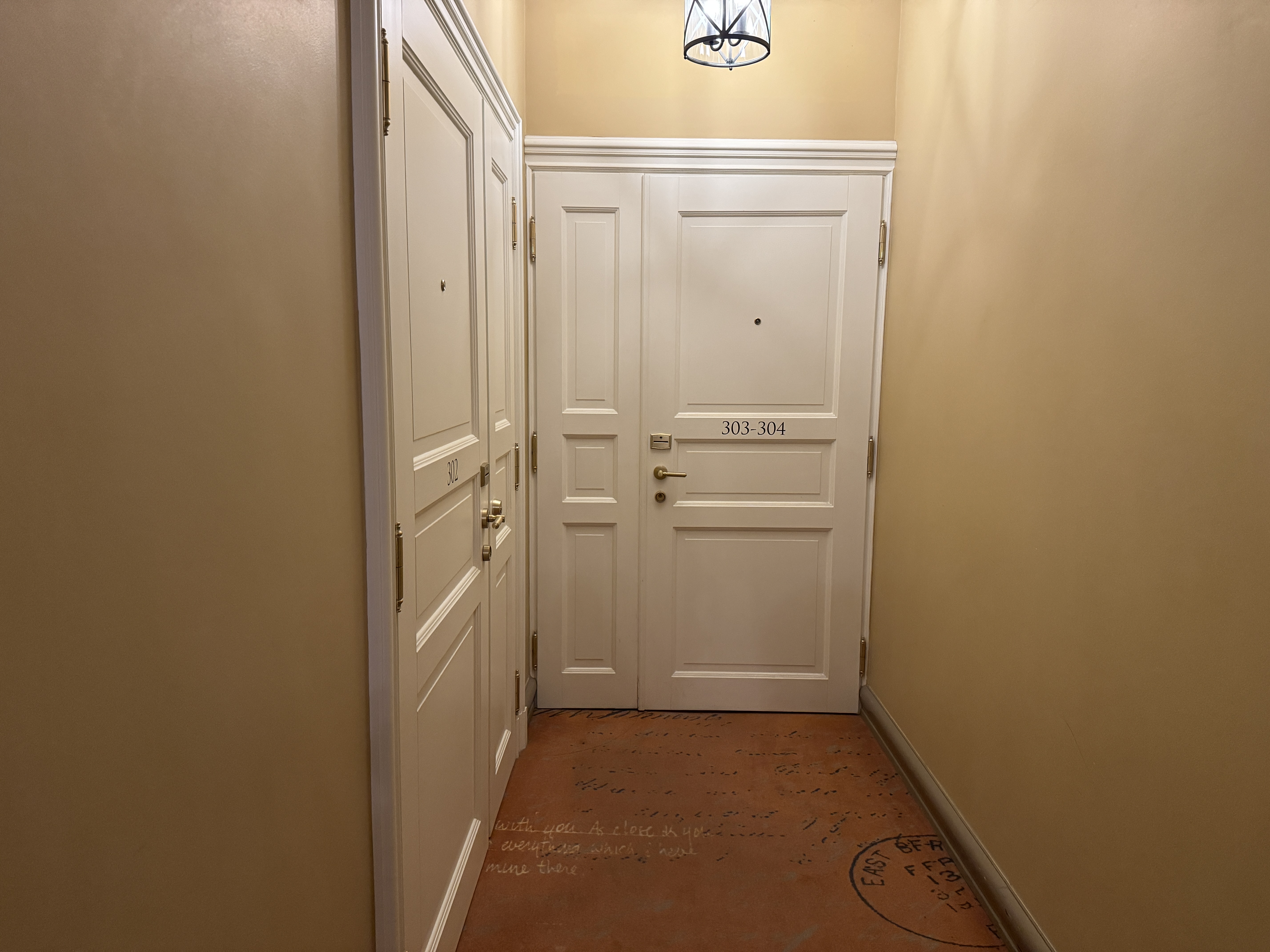 Hotel Telegraaf entrance to room