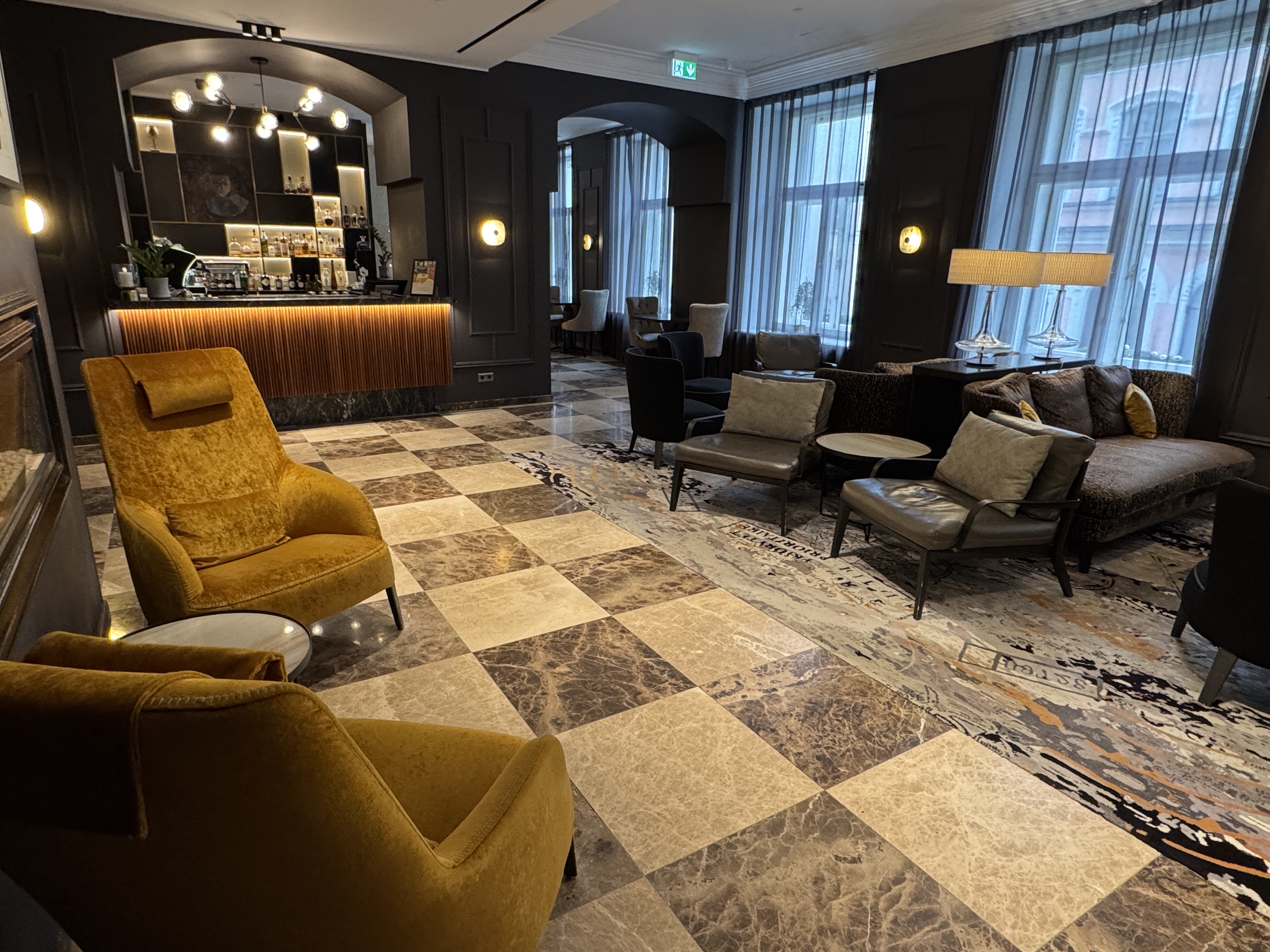 Hotel Telegraaf lobby bar