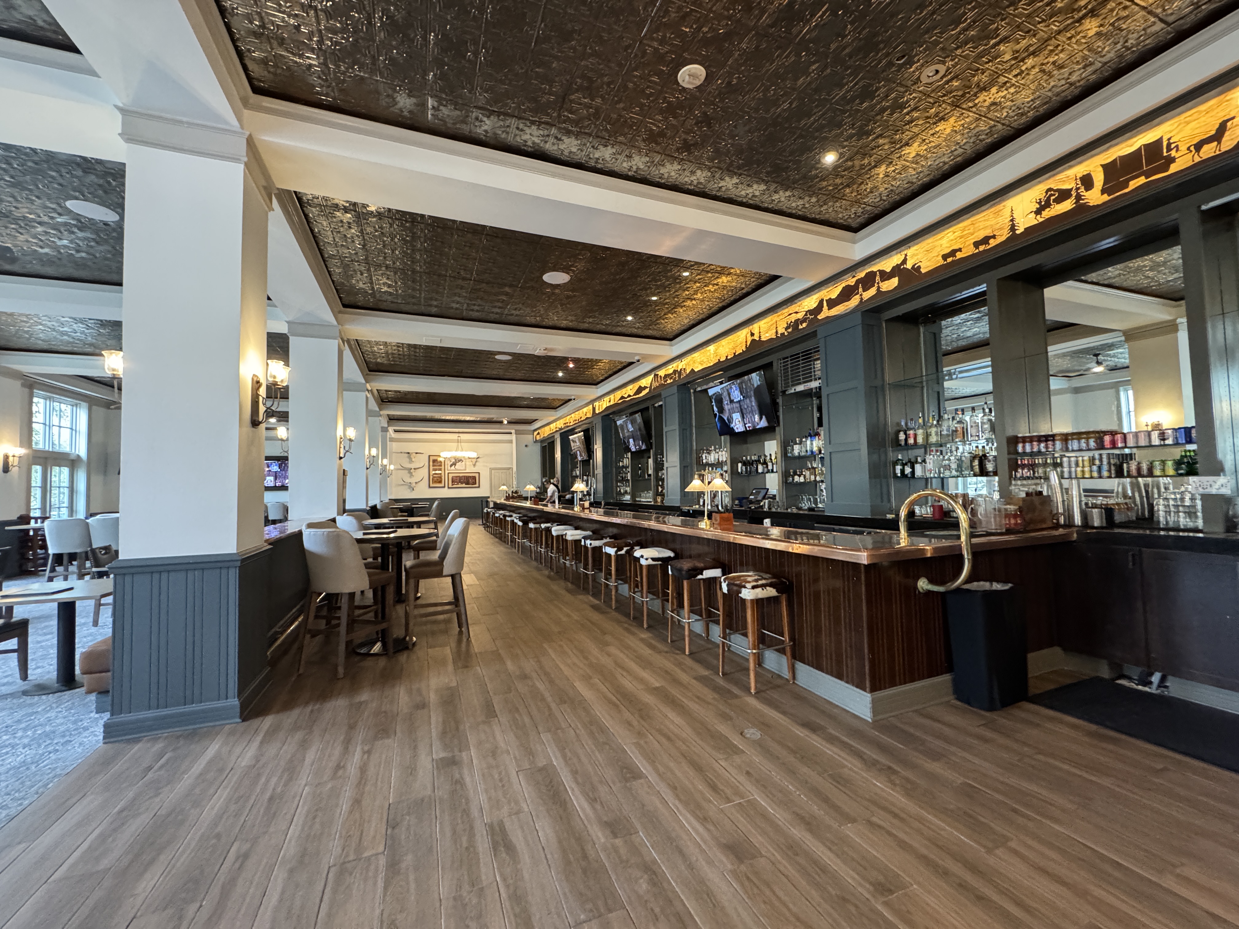 Hyatt Regency Hill Country Long Bar 