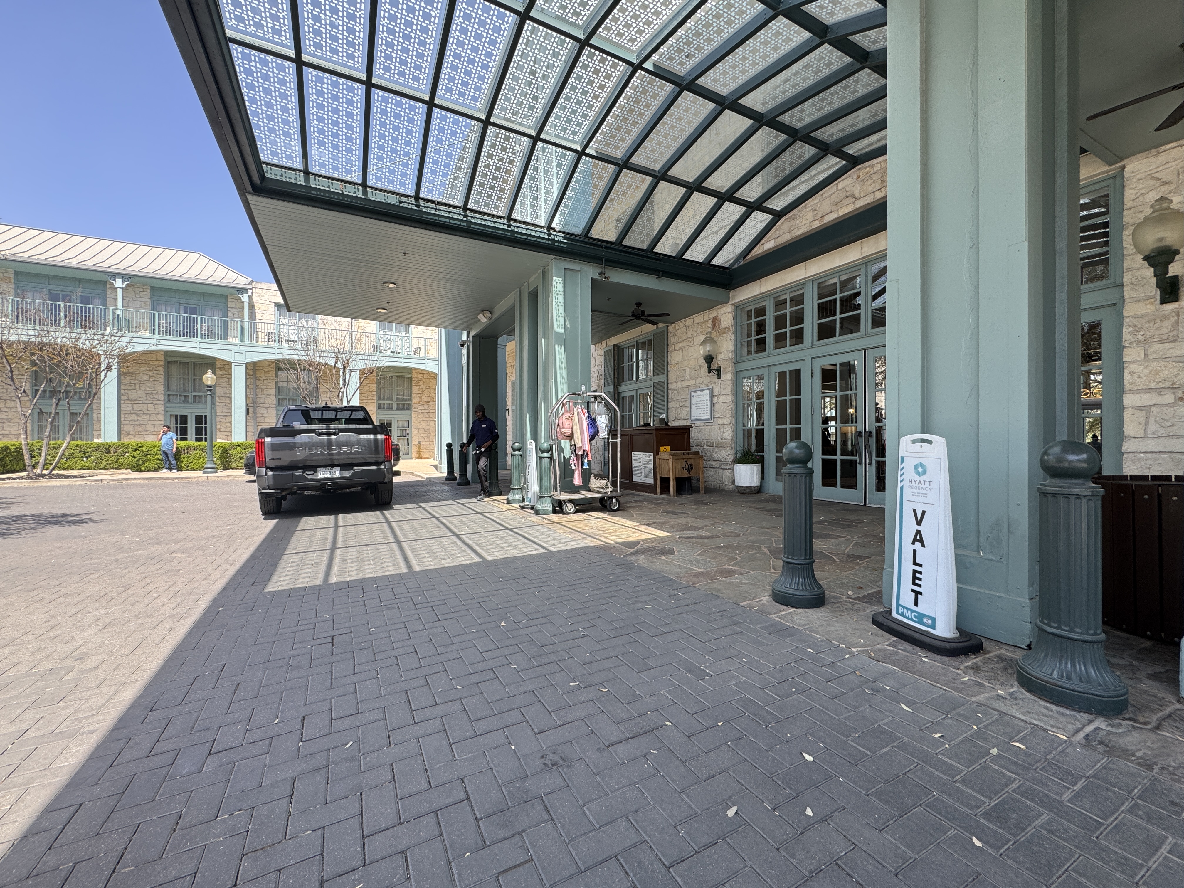 Hyatt Regency Hill Country Valet Parking