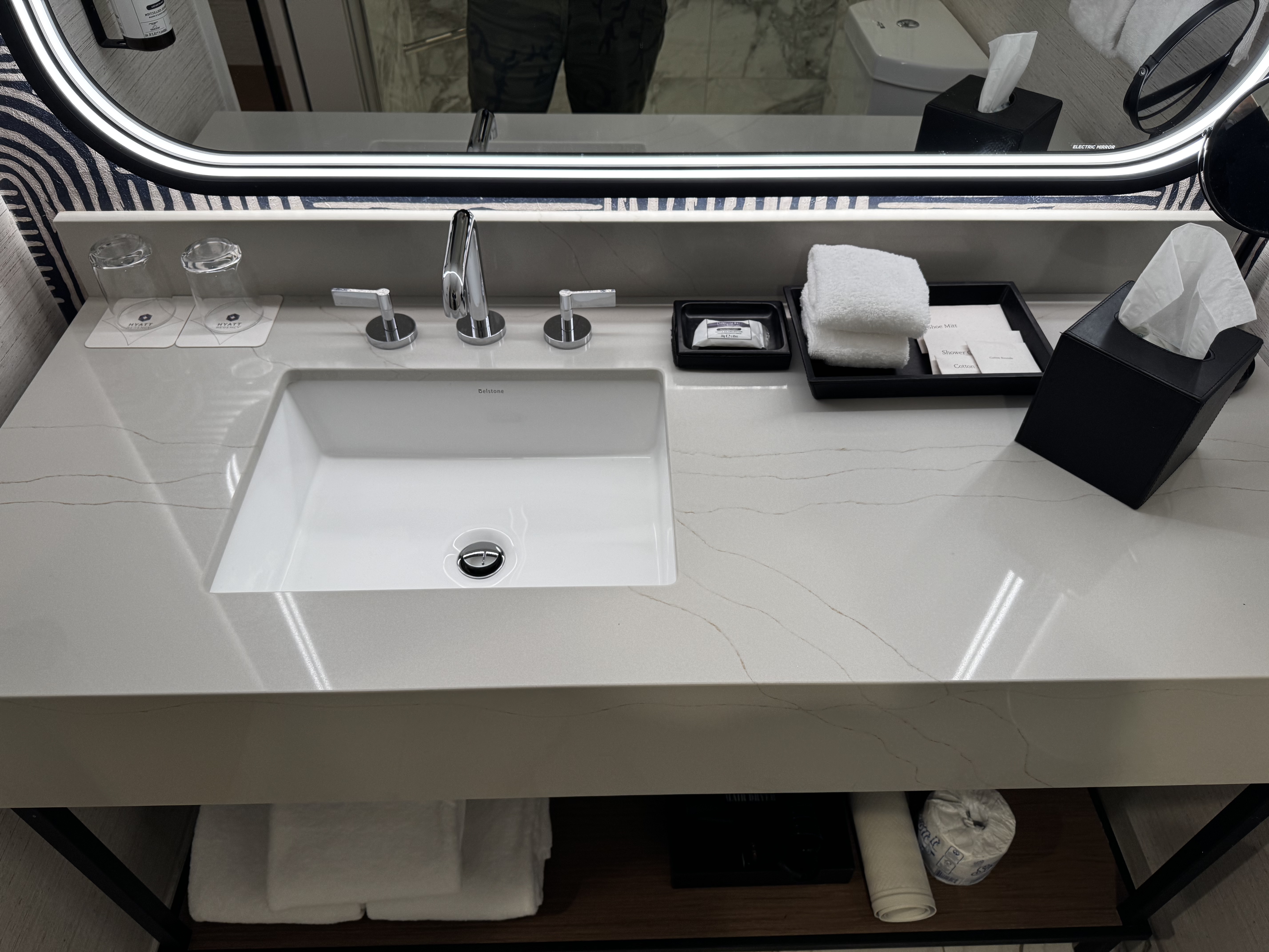Hyatt Regency Irvine bathroom sink