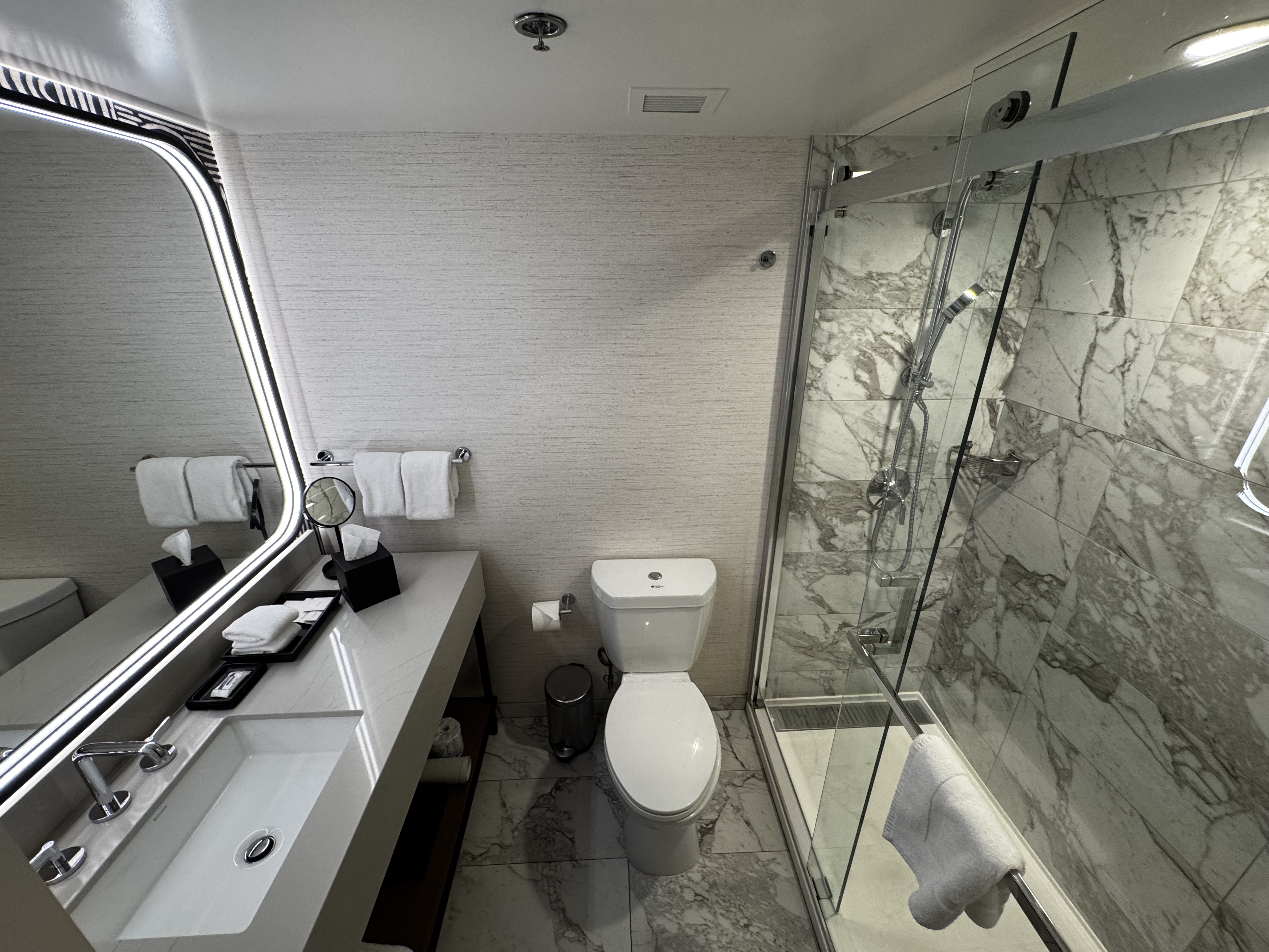 Hyatt Regency Irvine bathroom