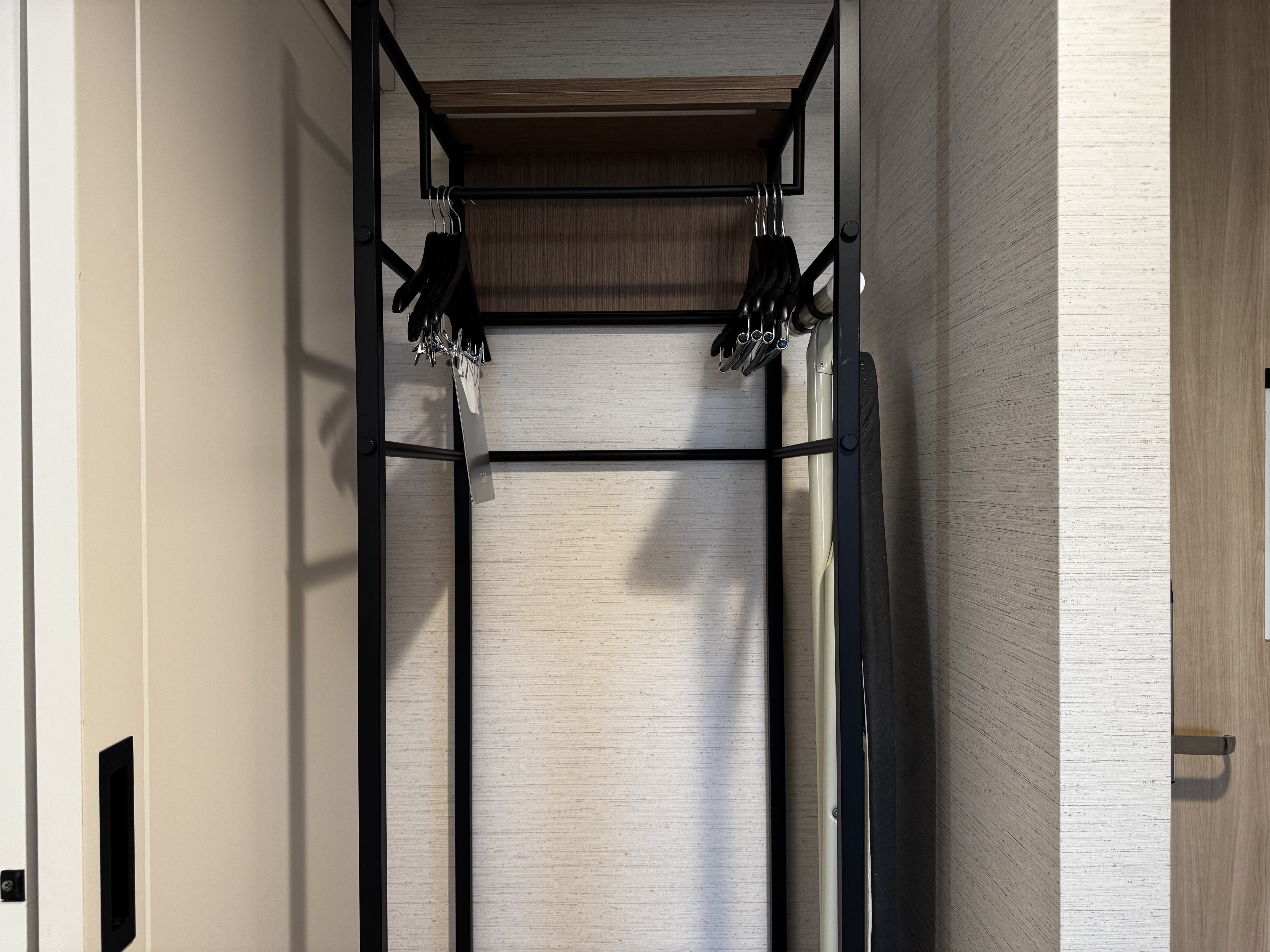 Hyatt Regency Irvine bedroom closet