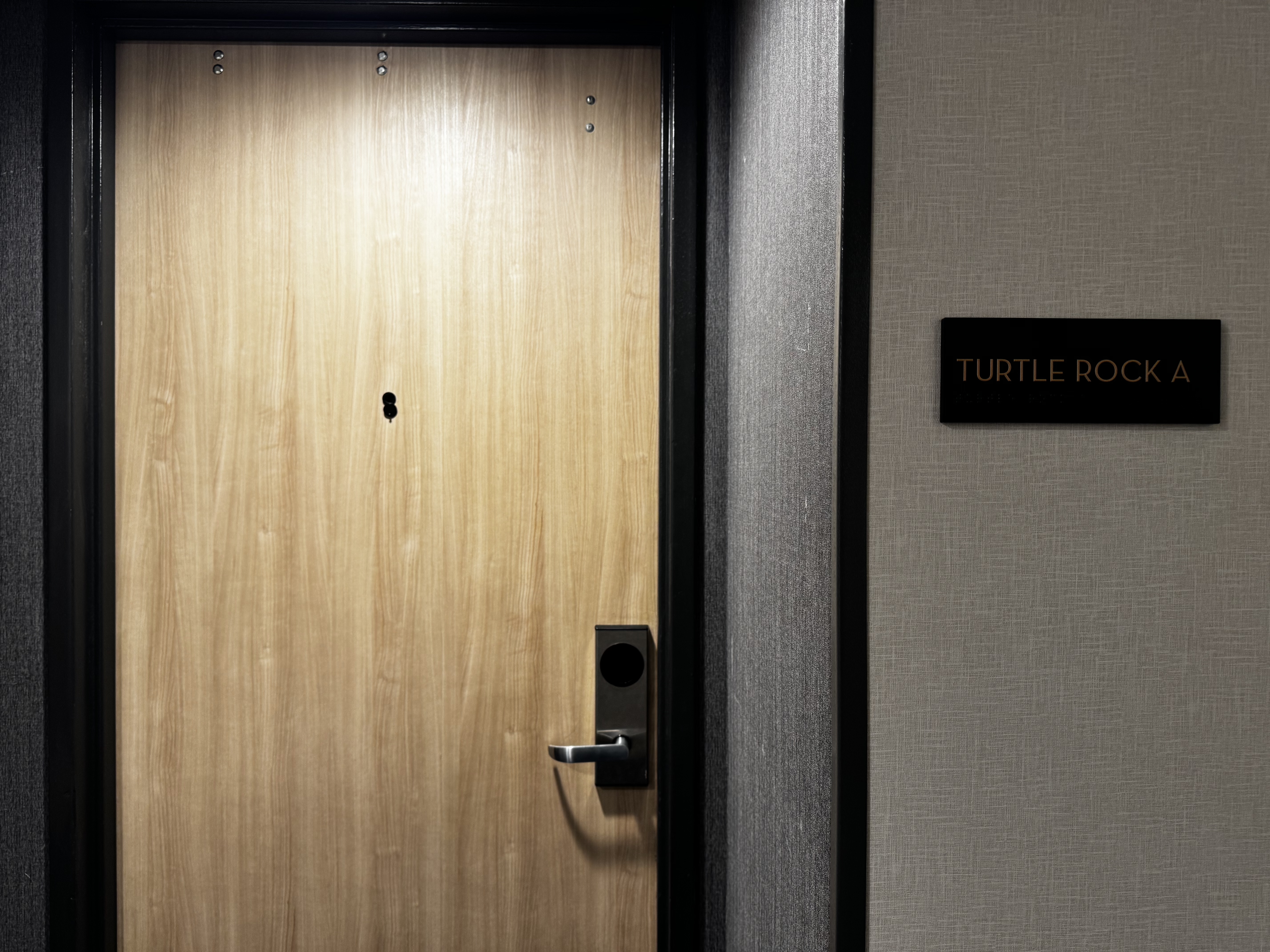 Hyatt Regency Irvine breakout room