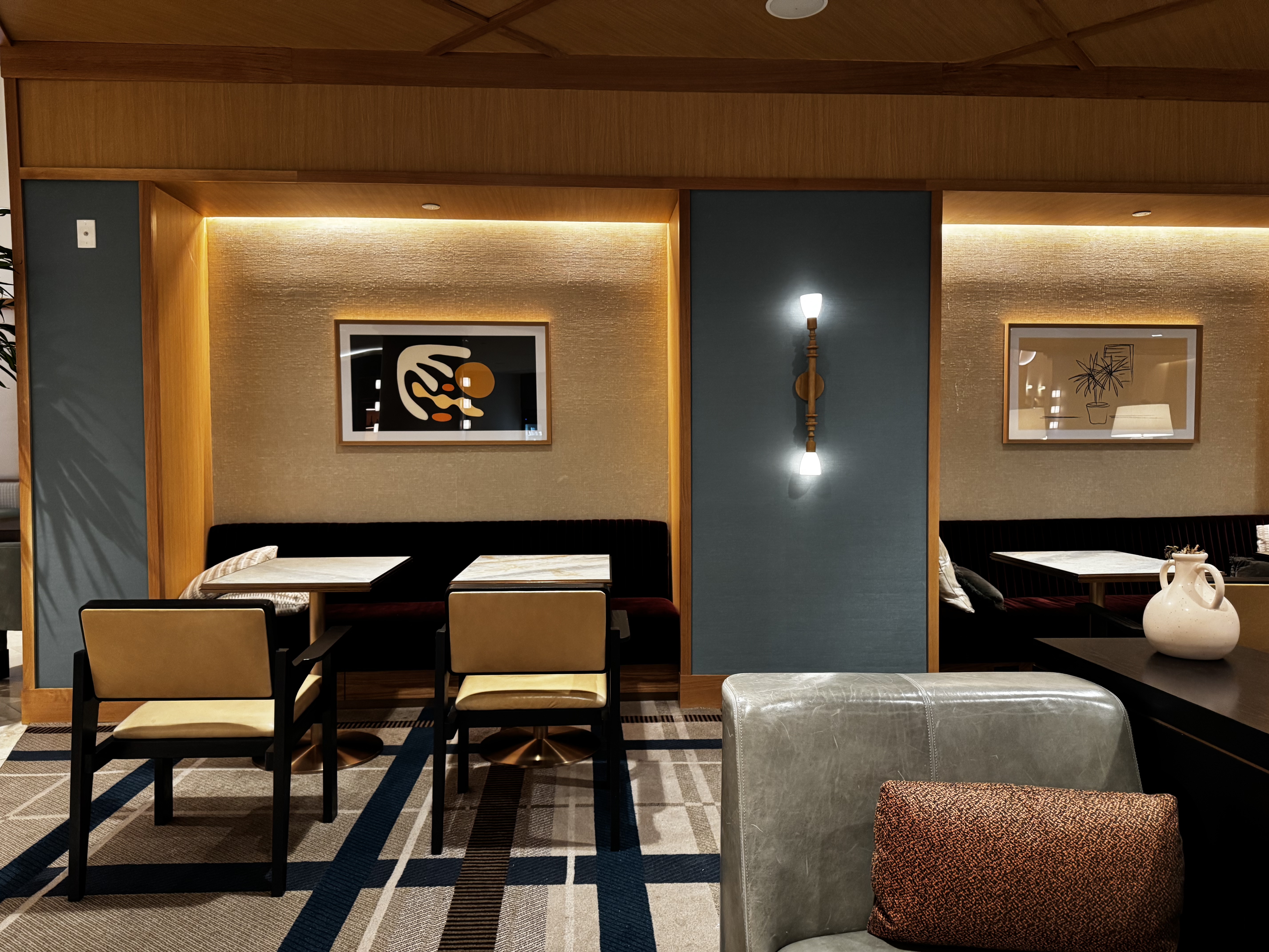 Hyatt Regency Irvine coworking area booths
