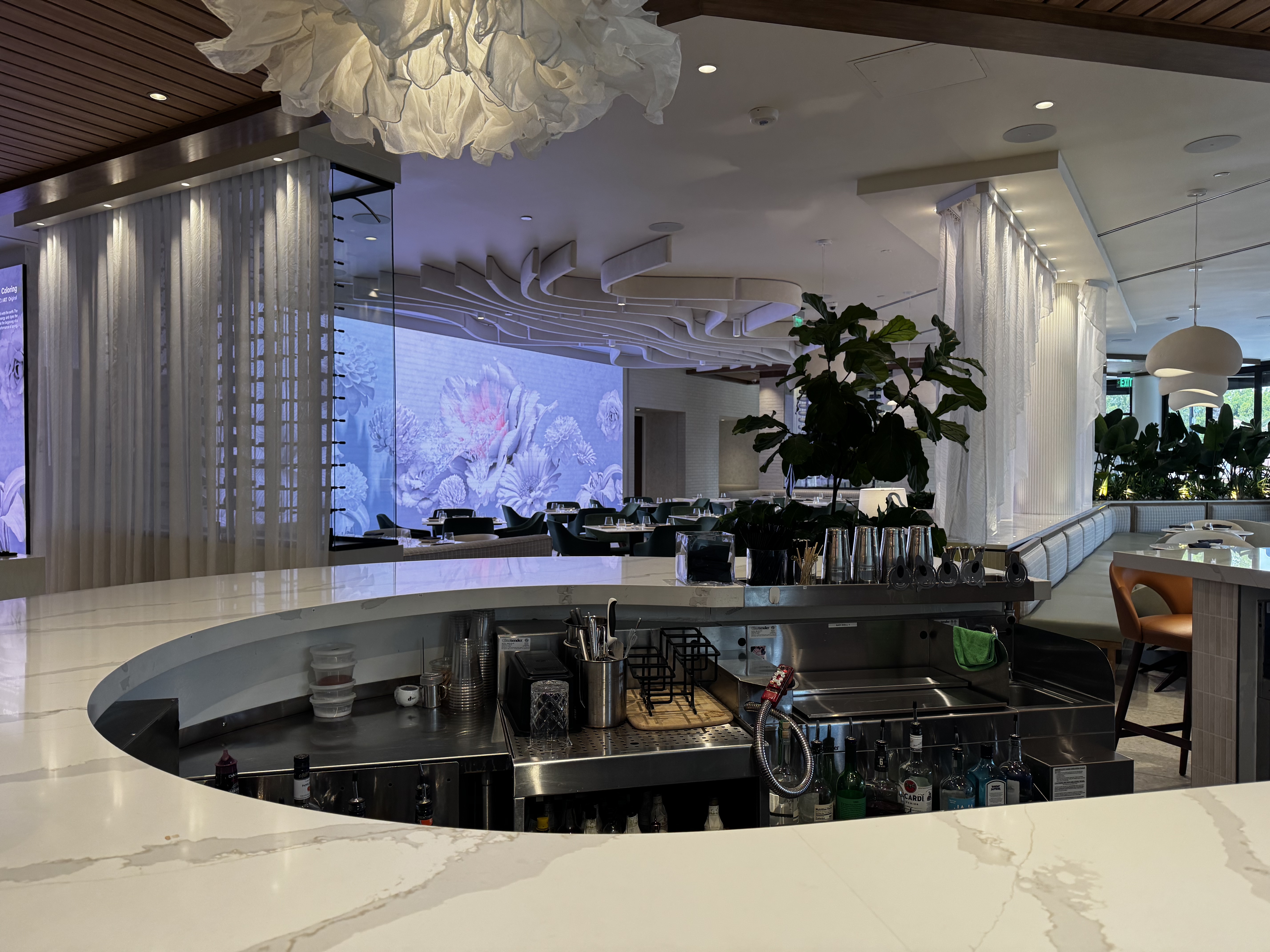Hyatt Regency Irvine indoor bar
