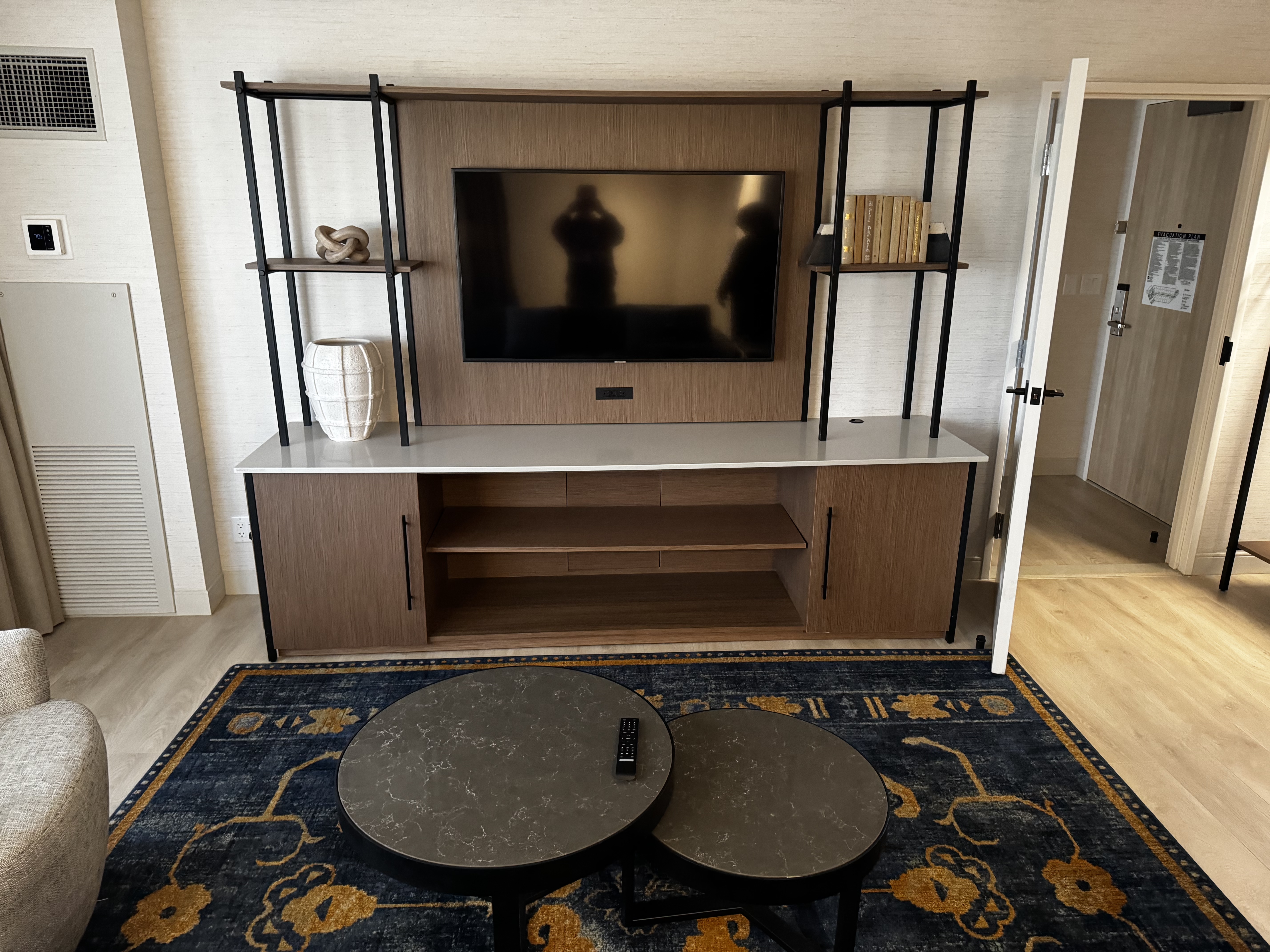 Hyatt Regency Irvine living room TV